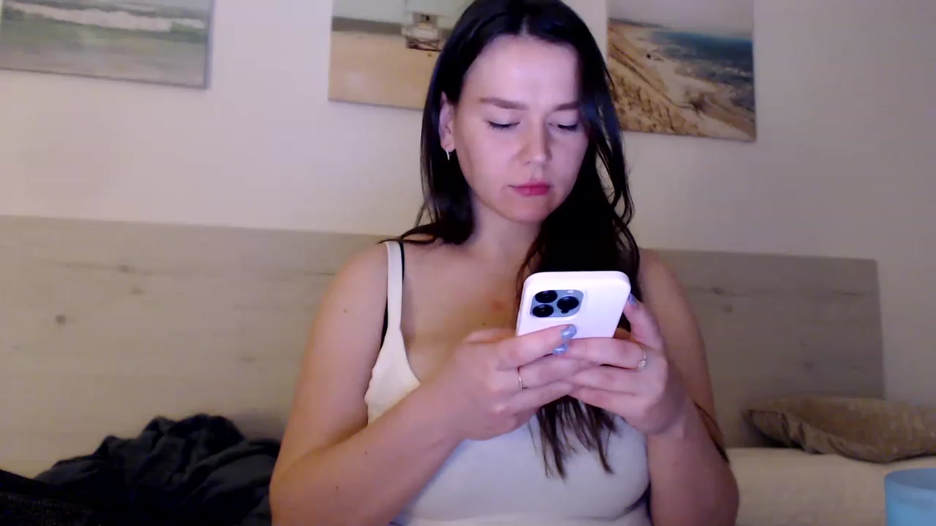 Gallery image thumbnail from Summer_Gold's myfreecams stream on, 04/01/2023, 24:02 image 1 of 20