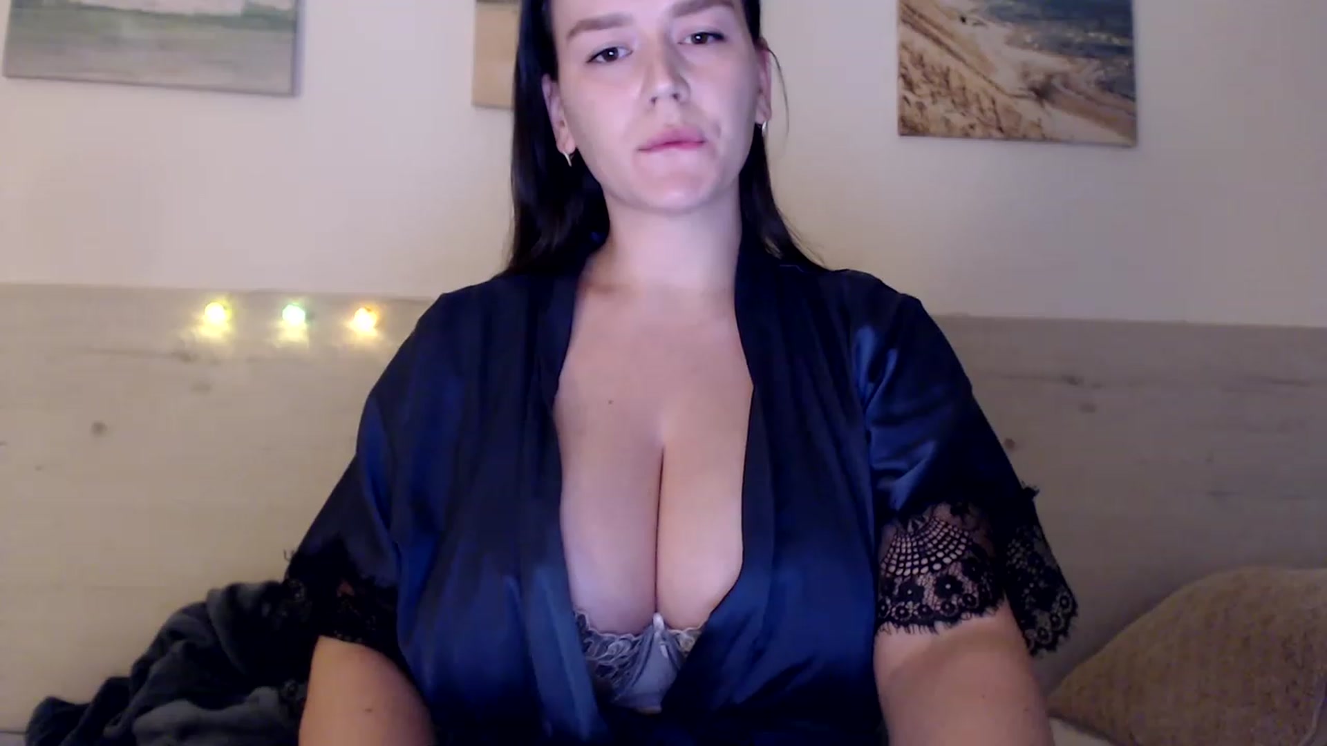 Gallery image thumbnail from Summer_Gold's myfreecams stream on, 04/08/2023, 22:55 image 4 of 20