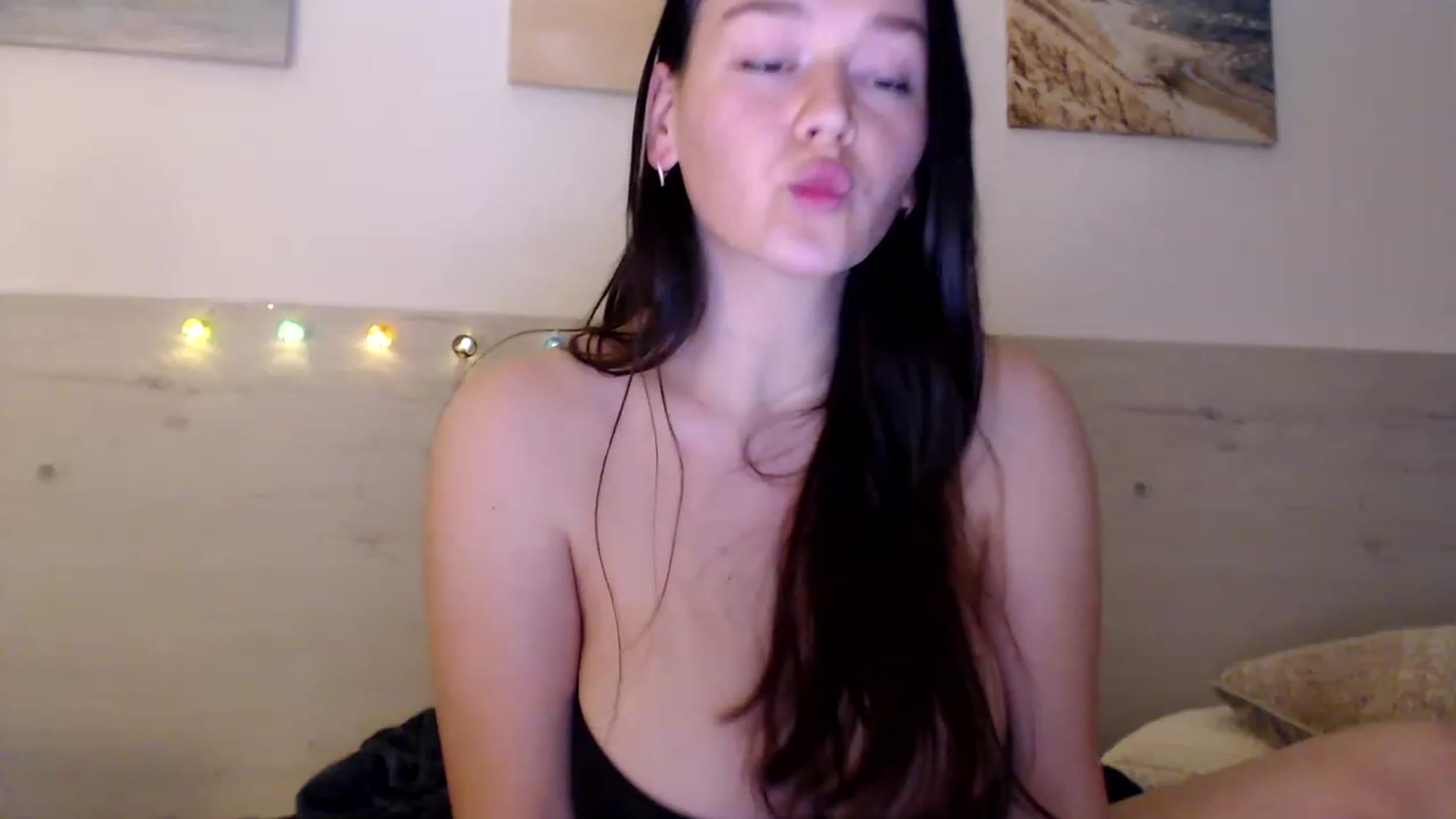 Gallery image thumbnail from Summer_Gold's myfreecams stream on, 04/13/2023, 23:28 image 19 of 20