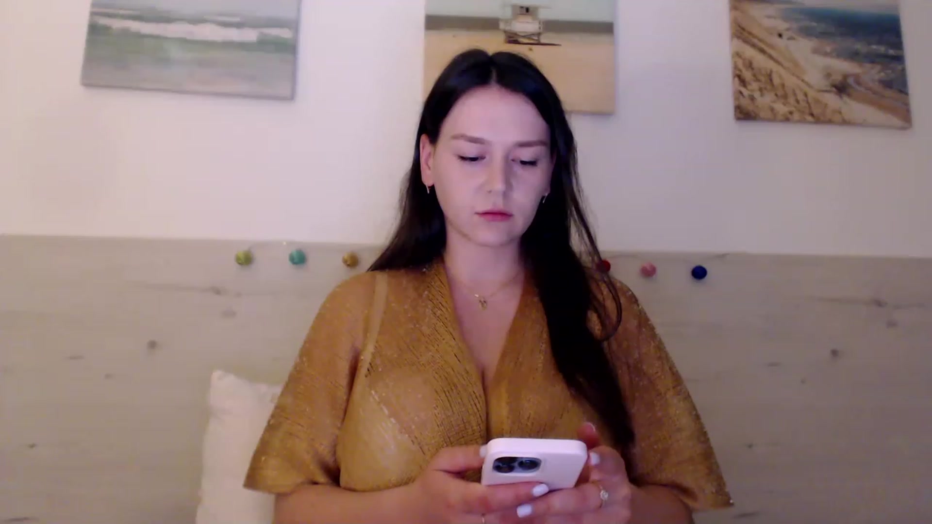 Gallery image thumbnail from Summer_Gold's myfreecams stream on, 05/07/2023, 21:03 image 12 of 20