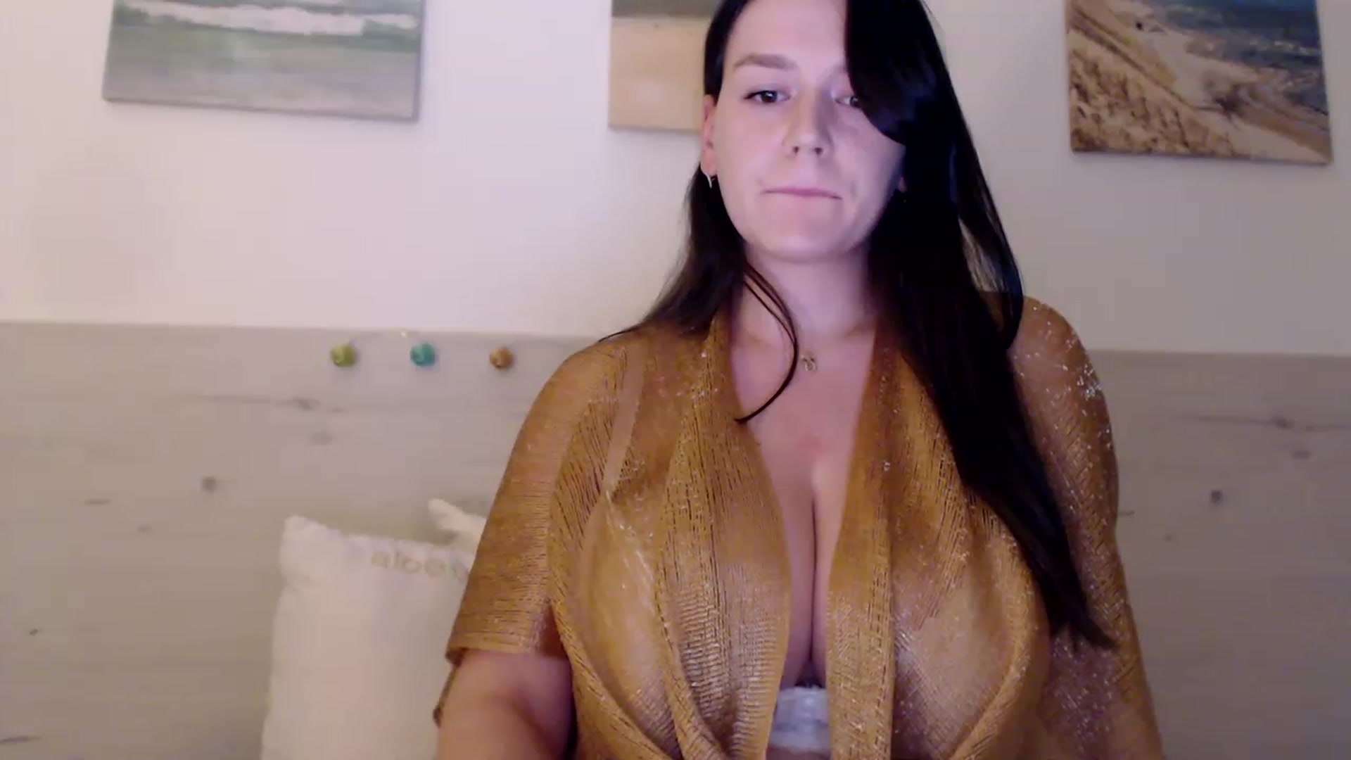 Gallery image thumbnail from Summer_Gold's myfreecams stream on, 05/07/2023, 21:03 image 18 of 20