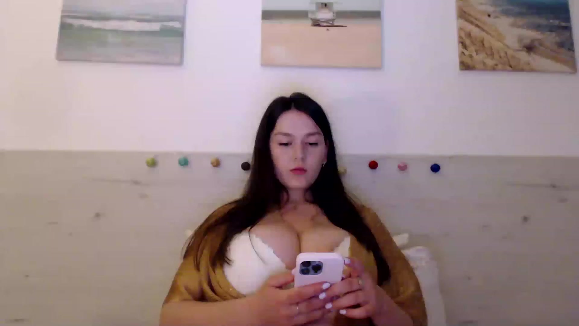Gallery image thumbnail from Summer_Gold's myfreecams stream on, 05/07/2023, 22:03 image 12 of 20