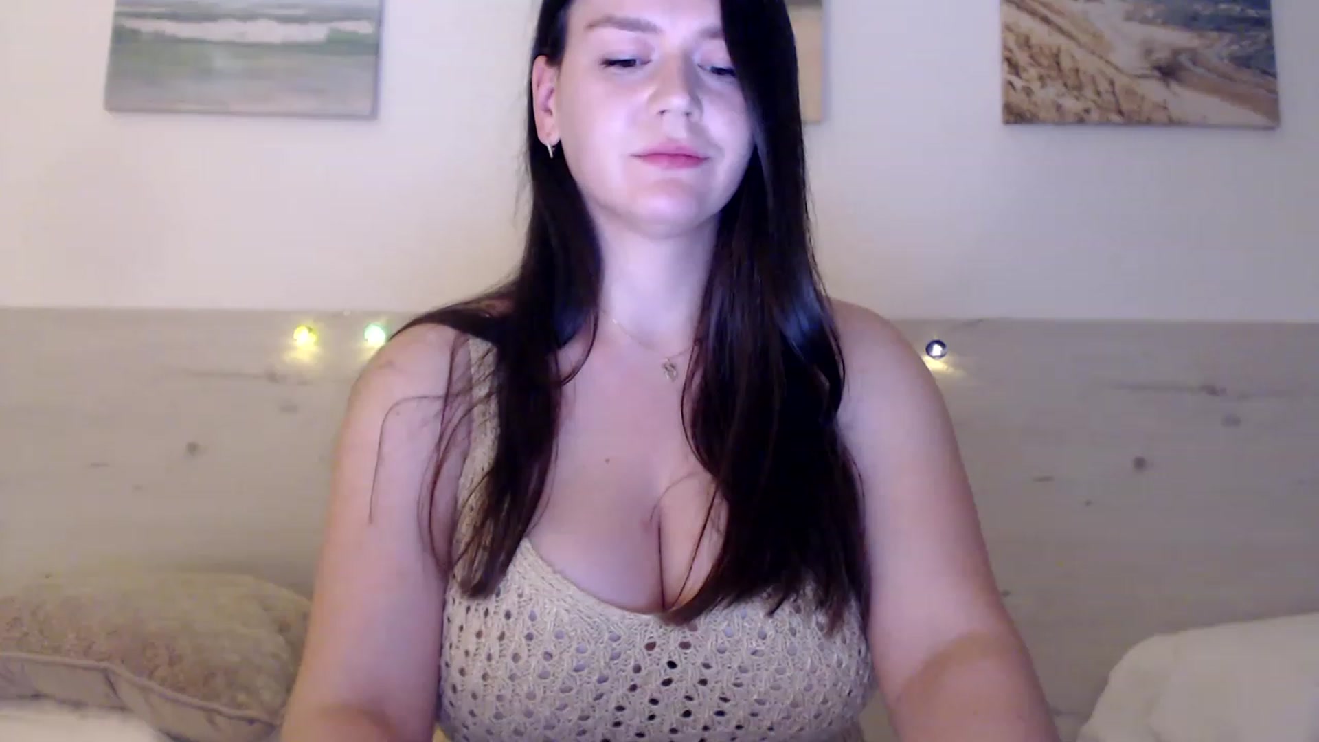 Gallery image thumbnail from Summer_Gold's myfreecams stream on, 05/08/2023, 23:09 image 2 of 20