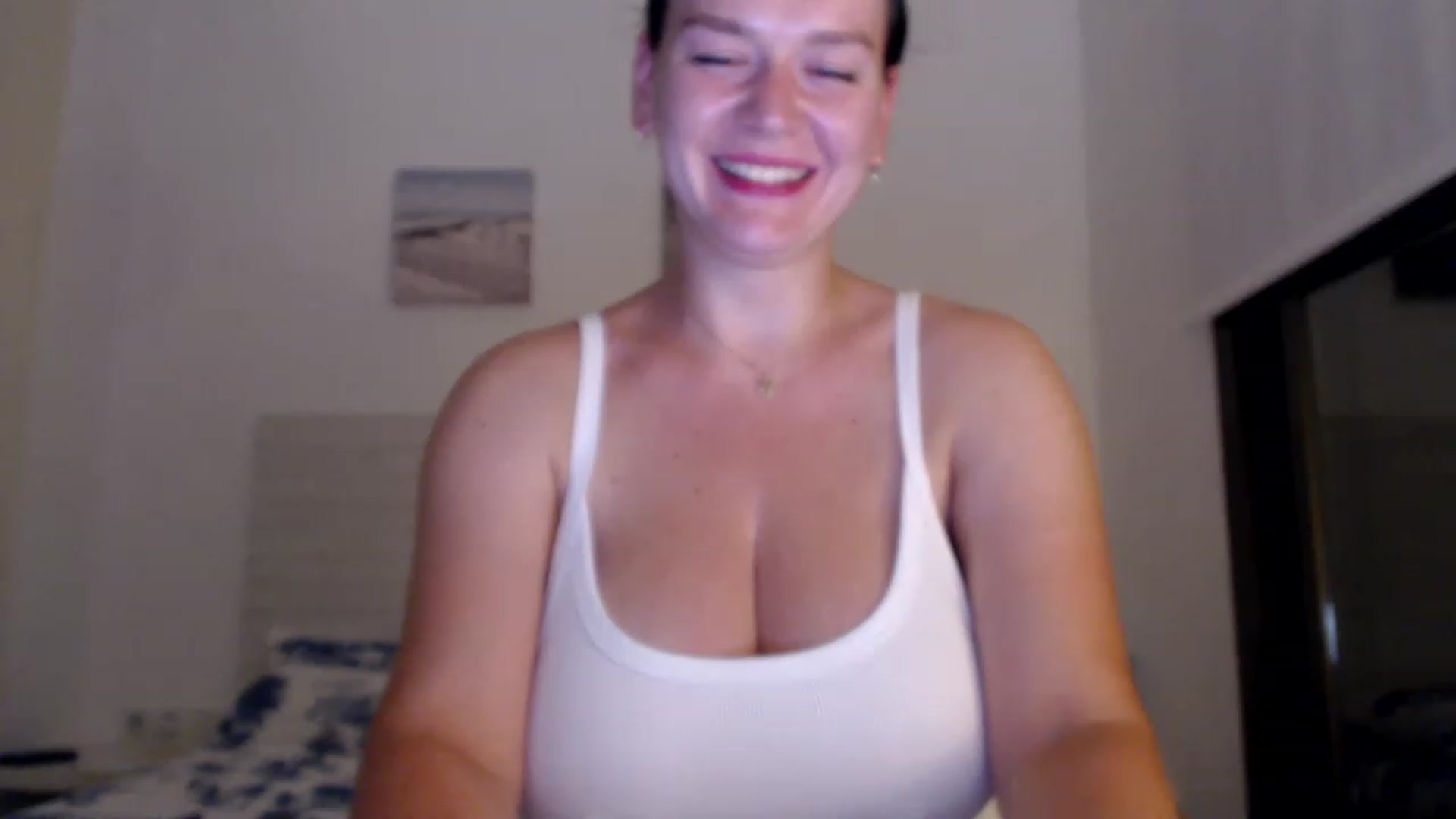 Gallery image thumbnail from Summer_Gold's myfreecams stream on, 06/17/2023, 23:02 image 12 of 20