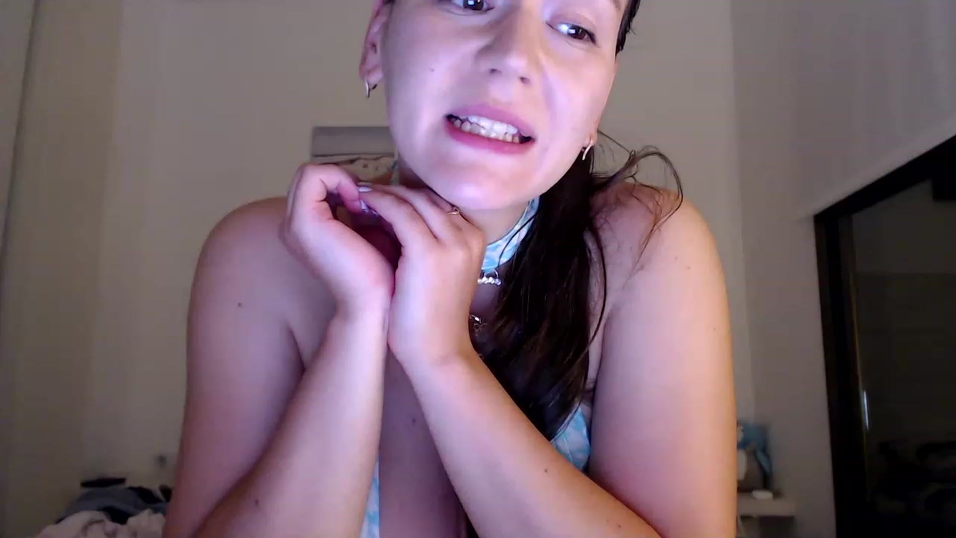 Gallery image thumbnail from Summer_Gold's myfreecams stream on, 06/19/2023, 21:07 image 6 of 20