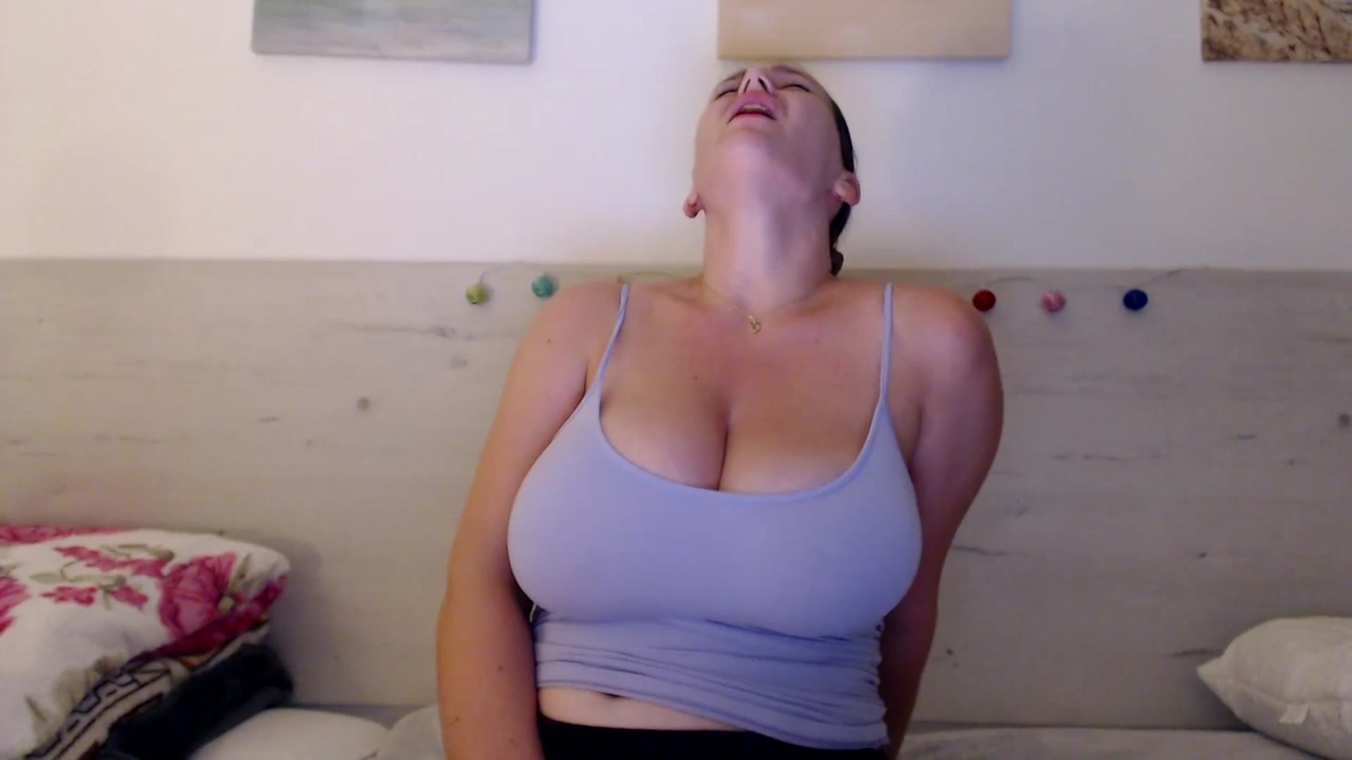 Gallery image thumbnail from Summer_Gold's myfreecams stream on, 07/18/2023, 01:25 image 16 of 20