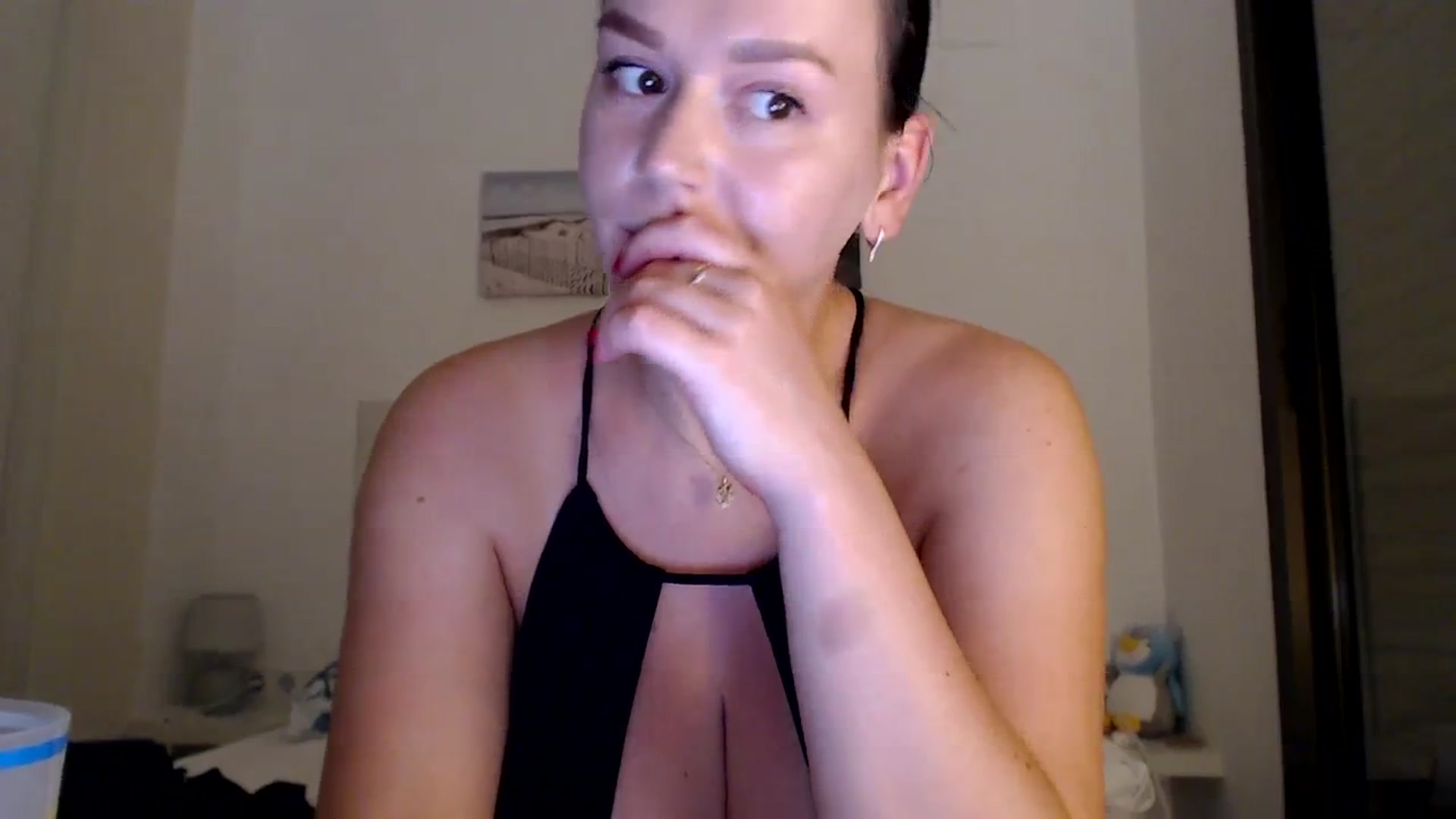 Gallery image thumbnail from Summer_Gold's myfreecams stream on, 08/23/2023, 22:15 image 7 of 20