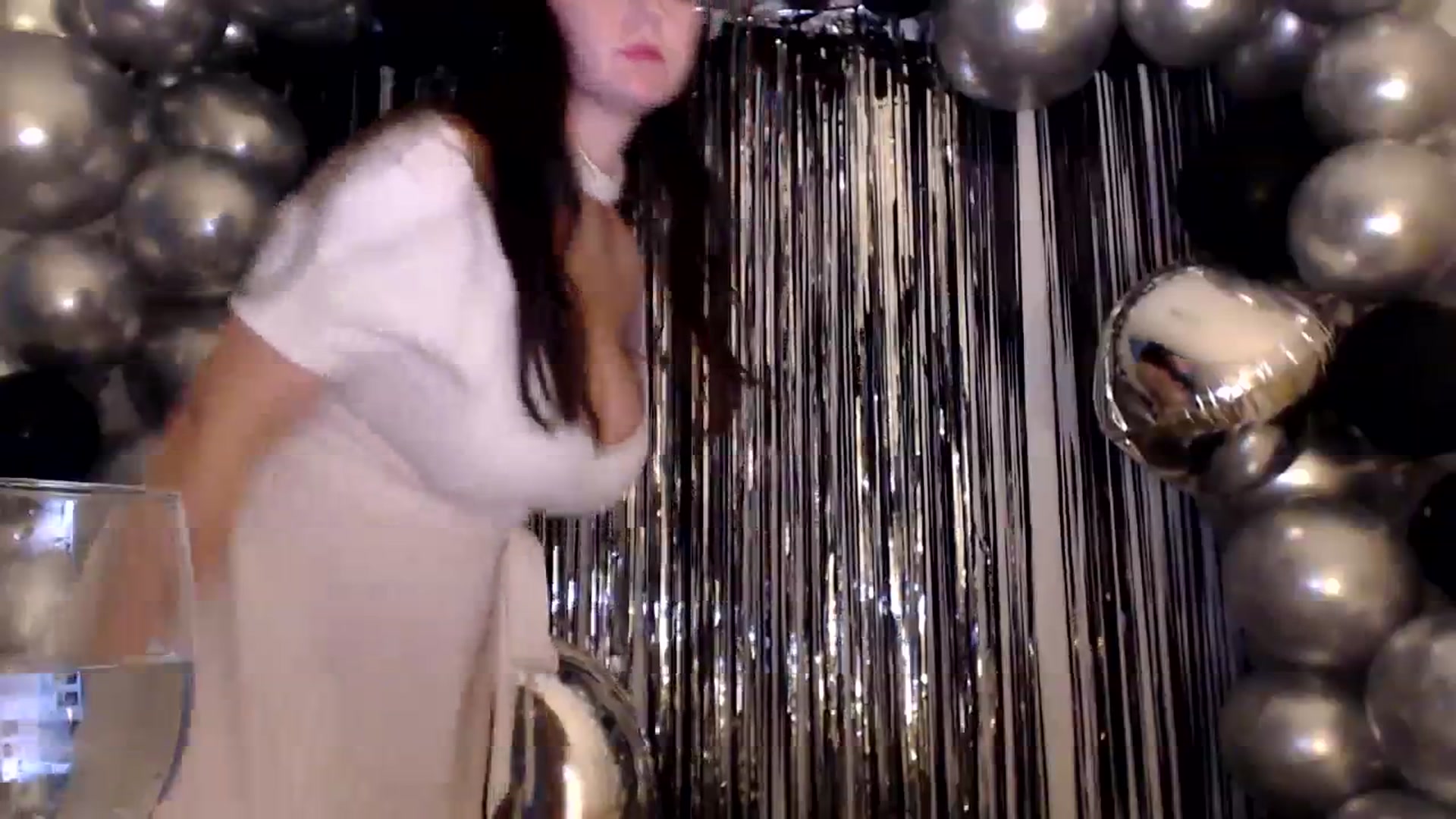 Gallery image thumbnail from Summer_Gold's myfreecams stream on, 02/19/2024, 22:59 image 14 of 20