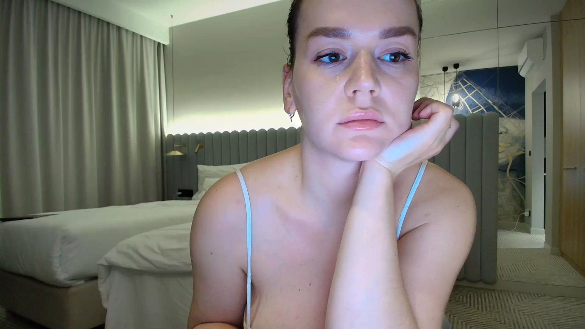 Gallery image thumbnail from Summer_Gold's myfreecams stream on, 11/08/2024, 23:57 image 13 of 20