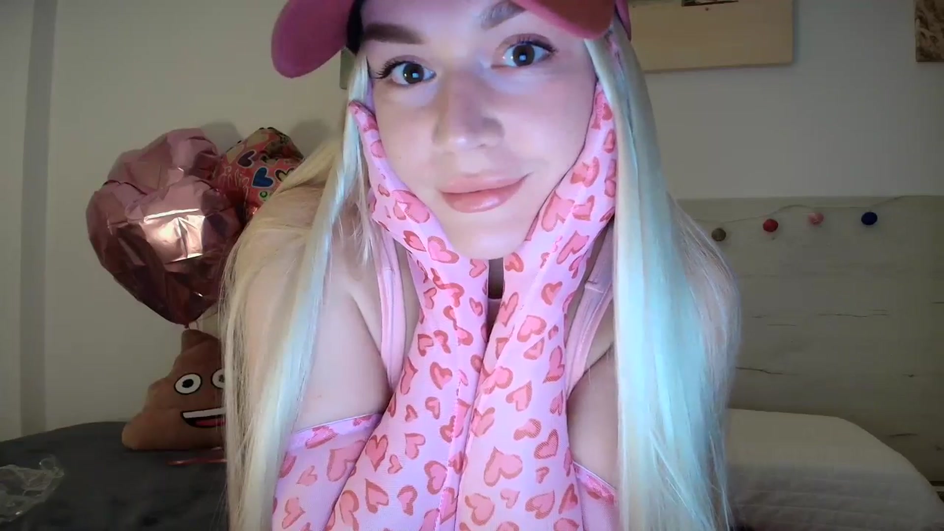 Gallery image thumbnail from Summer_Gold's myfreecams stream on, 03/05/2025, 23:14 image 2 of 20