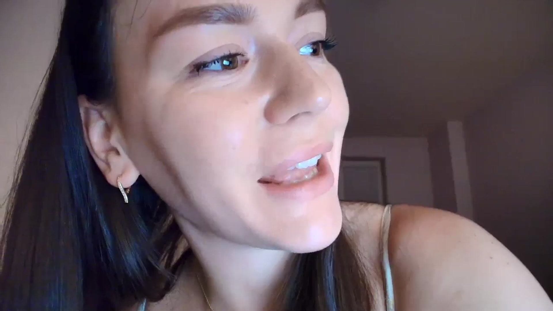 Gallery image thumbnail from Summer_Gold's myfreecams stream on, 06/13/2025, 21:46 image 2 of 20