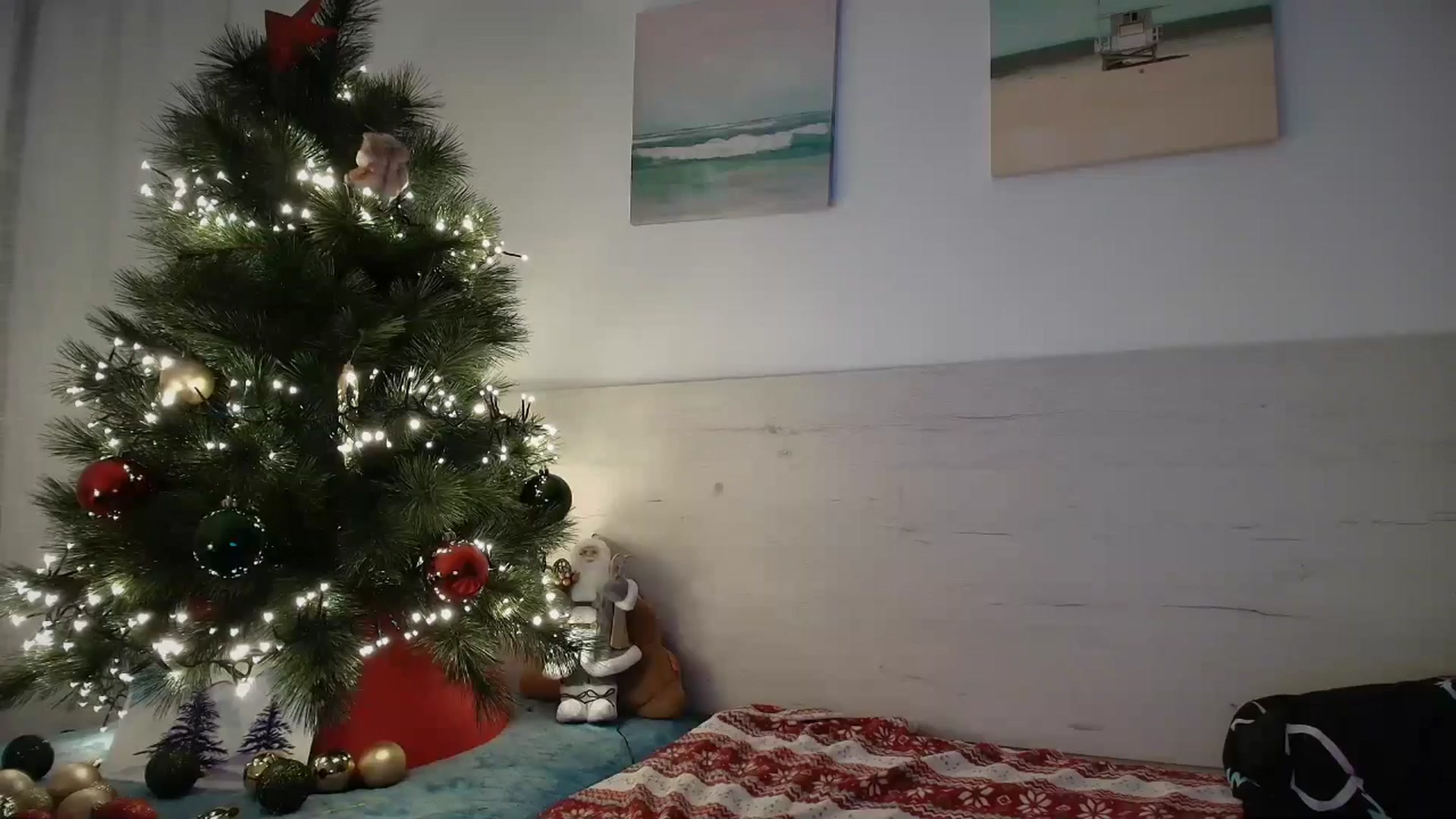Gallery image thumbnail from Summer_Gold's myfreecams stream on, 12/25/2025, 23:30 image 6 of 20