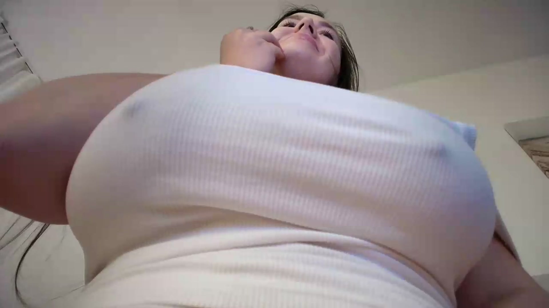 Gallery image thumbnail from Summer_Gold's myfreecams stream on, 07/01/2026, 22:31 image 15 of 20
