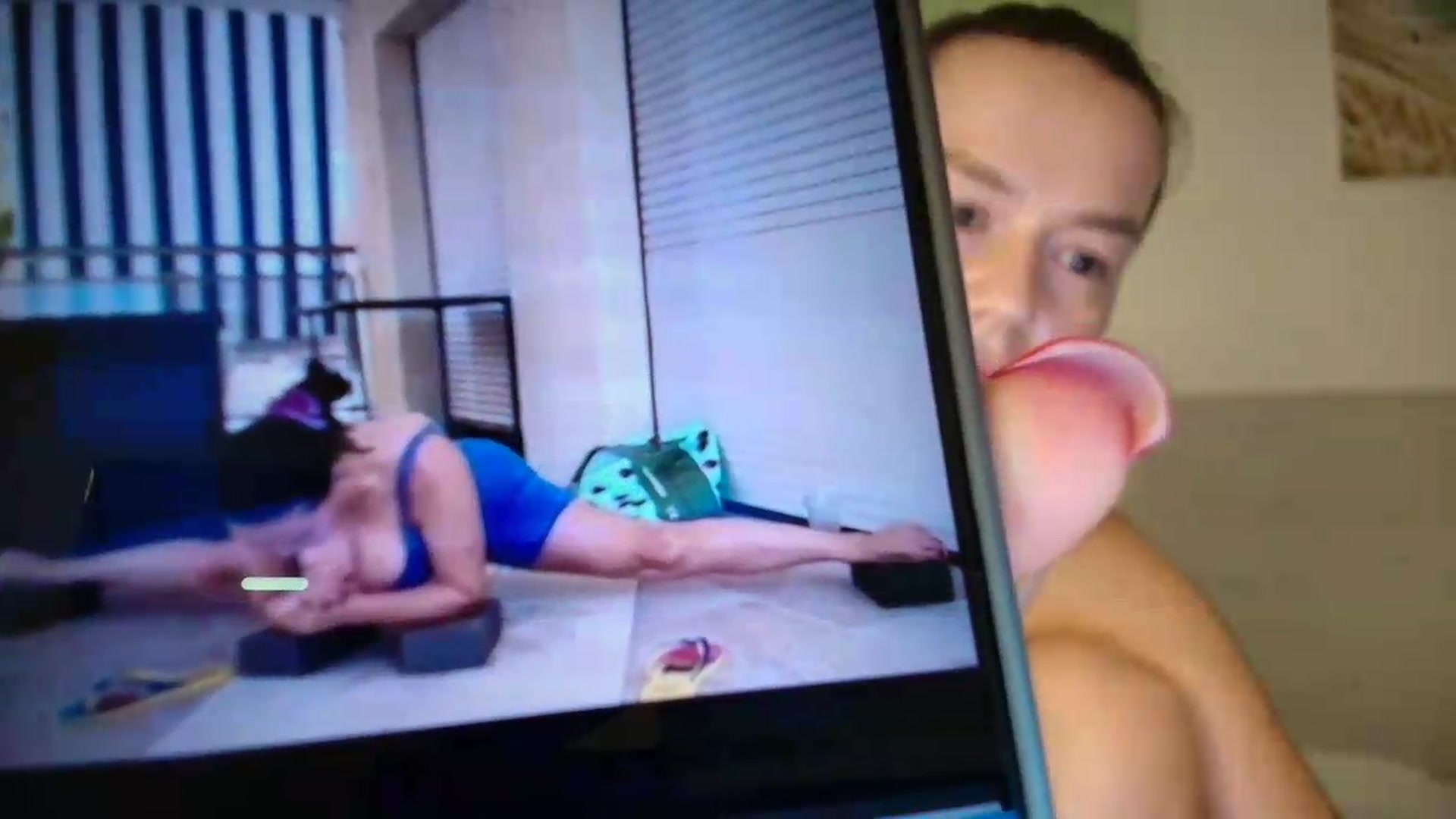 Gallery image thumbnail from Summer_Gold's myfreecams stream on, 07/03/2026, 14:09 image 13 of 20