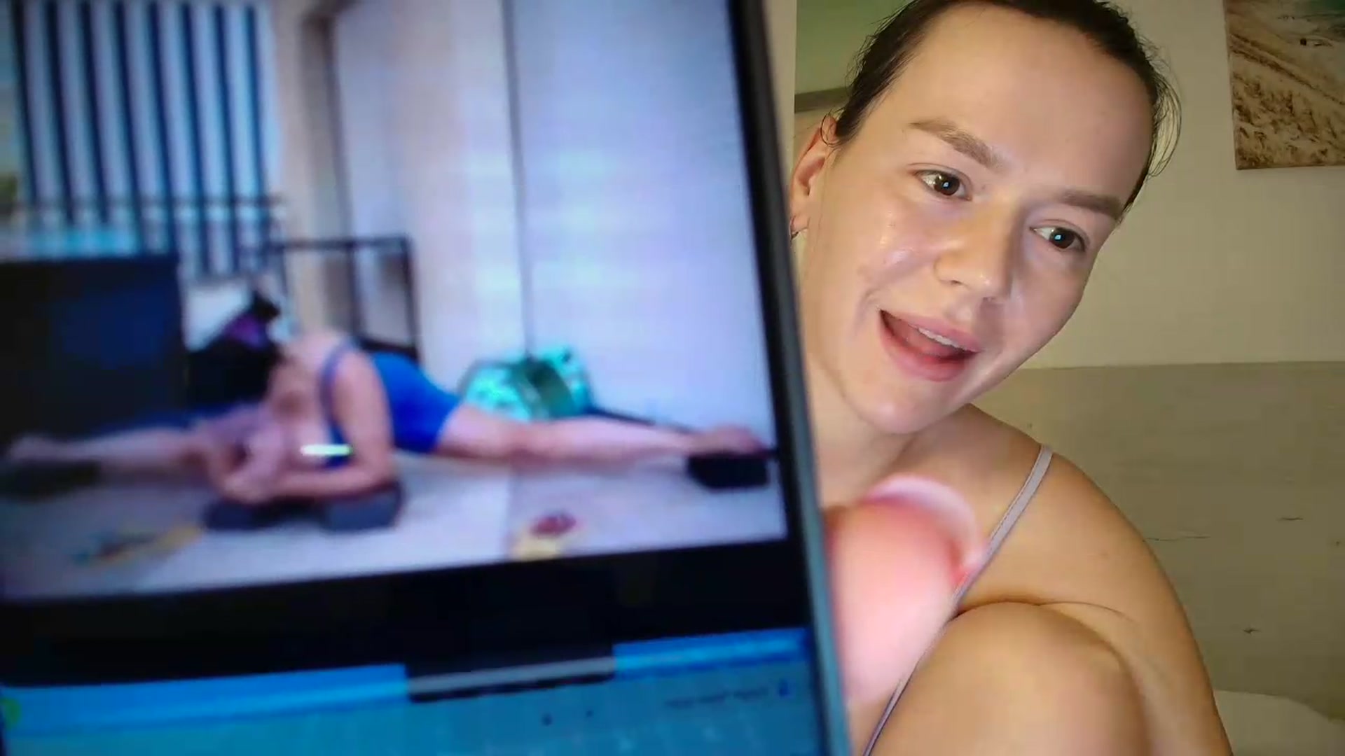 Gallery image thumbnail from Summer_Gold's myfreecams stream on, 07/03/2026, 14:09 image 12 of 20