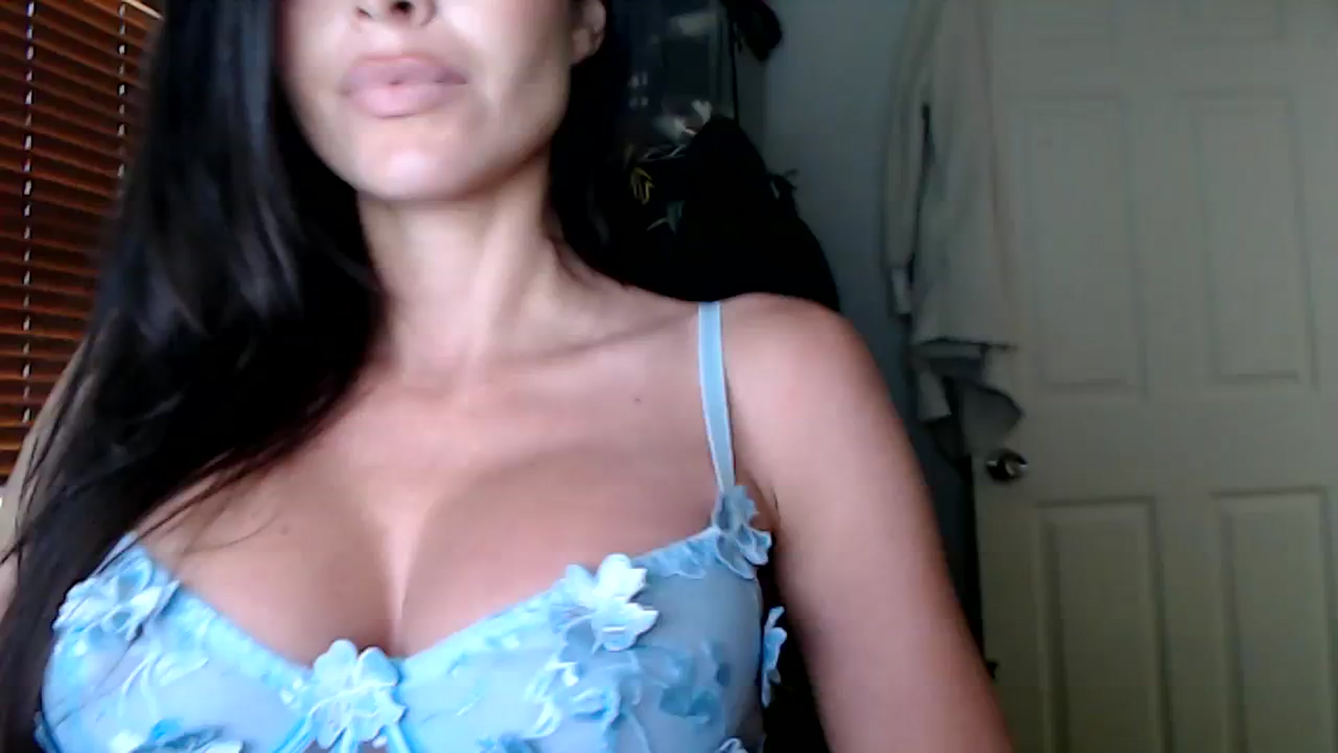 Gallery image thumbnail from Summerr_Rose's myfreecams stream on, 10/03/2023, 20:01 image 16 of 20