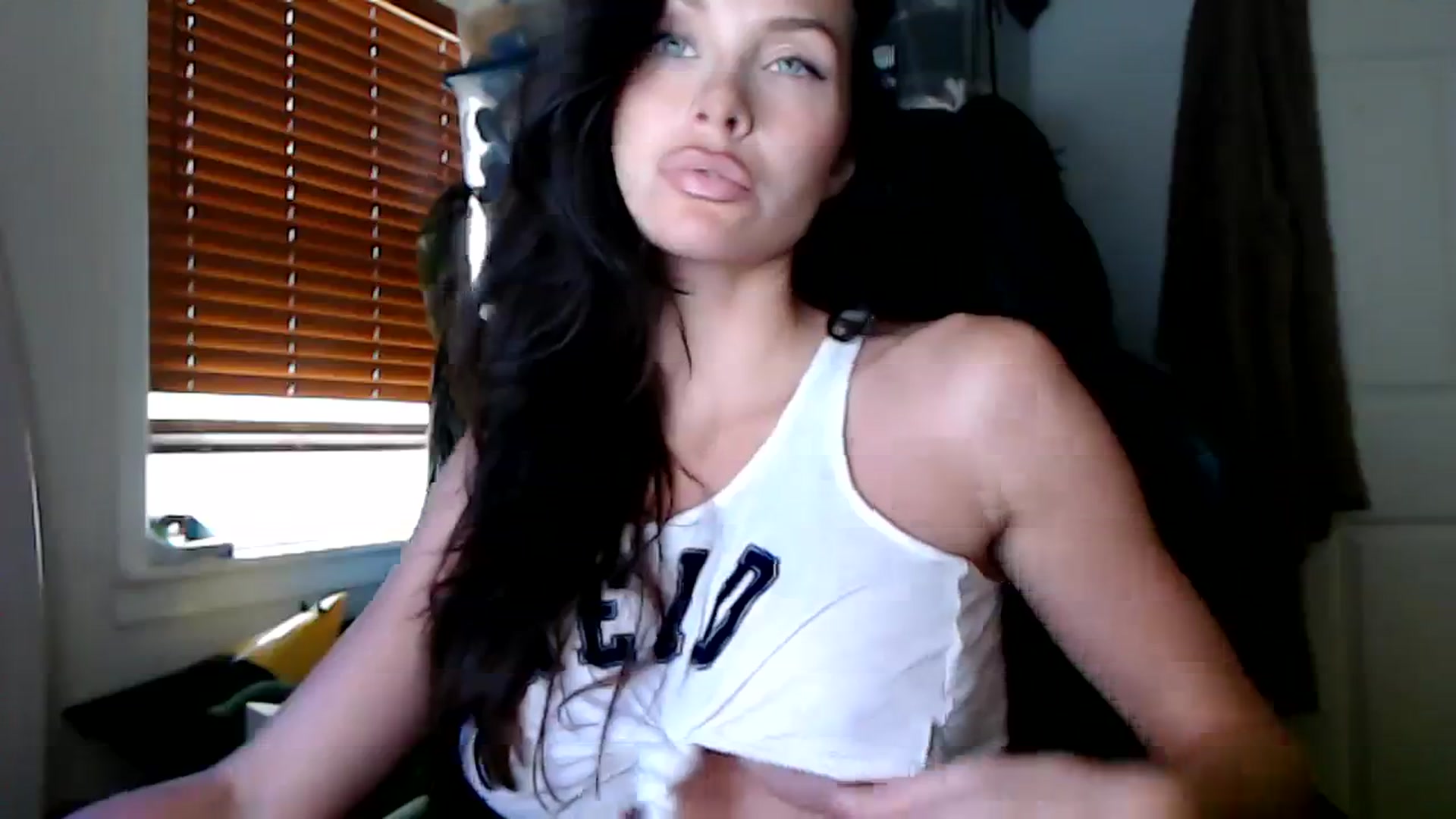 Gallery image thumbnail from Summerr_Rose's myfreecams stream on, 10/12/2023, 19:58 image 7 of 20