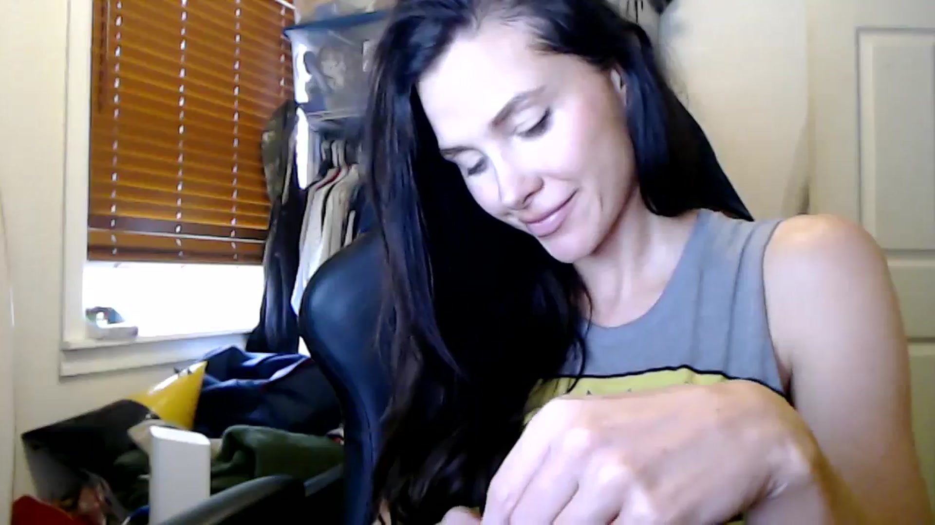 Gallery image thumbnail from Summerr_Rose's myfreecams stream on, 10/19/2023, 19:56 image 13 of 20
