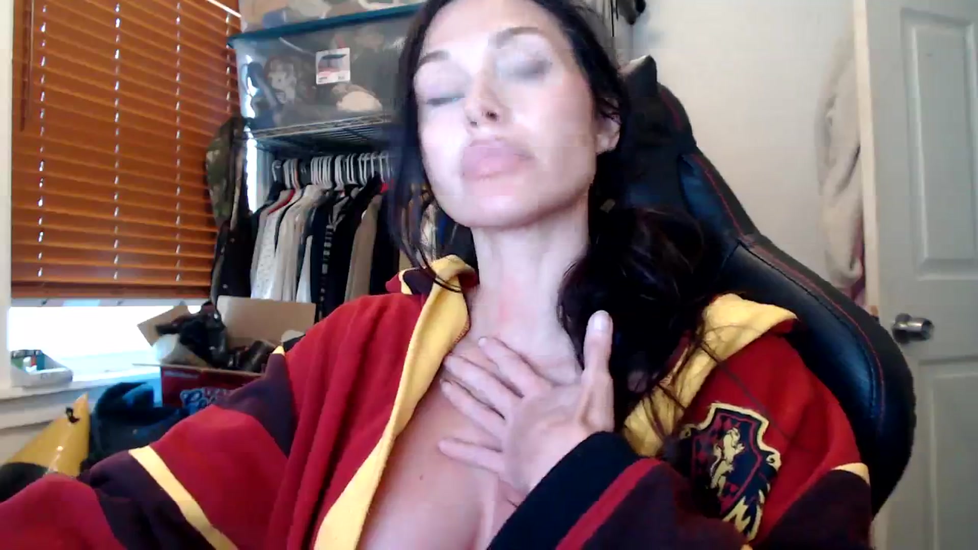 Gallery image thumbnail from Summerr_Rose's myfreecams stream on, 10/31/2023, 18:45 image 16 of 20