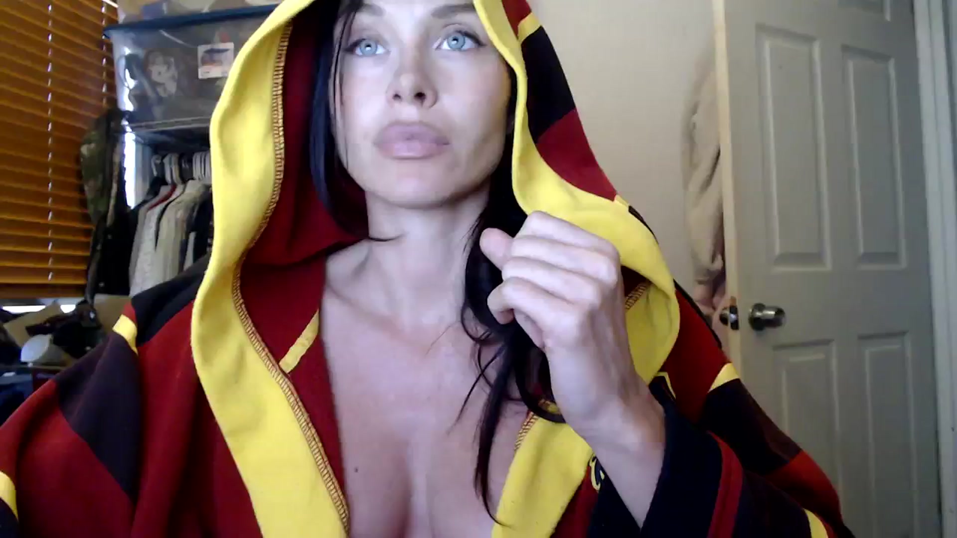 Gallery image thumbnail from Summerr_Rose's myfreecams stream on, 10/31/2023, 18:45 image 2 of 20