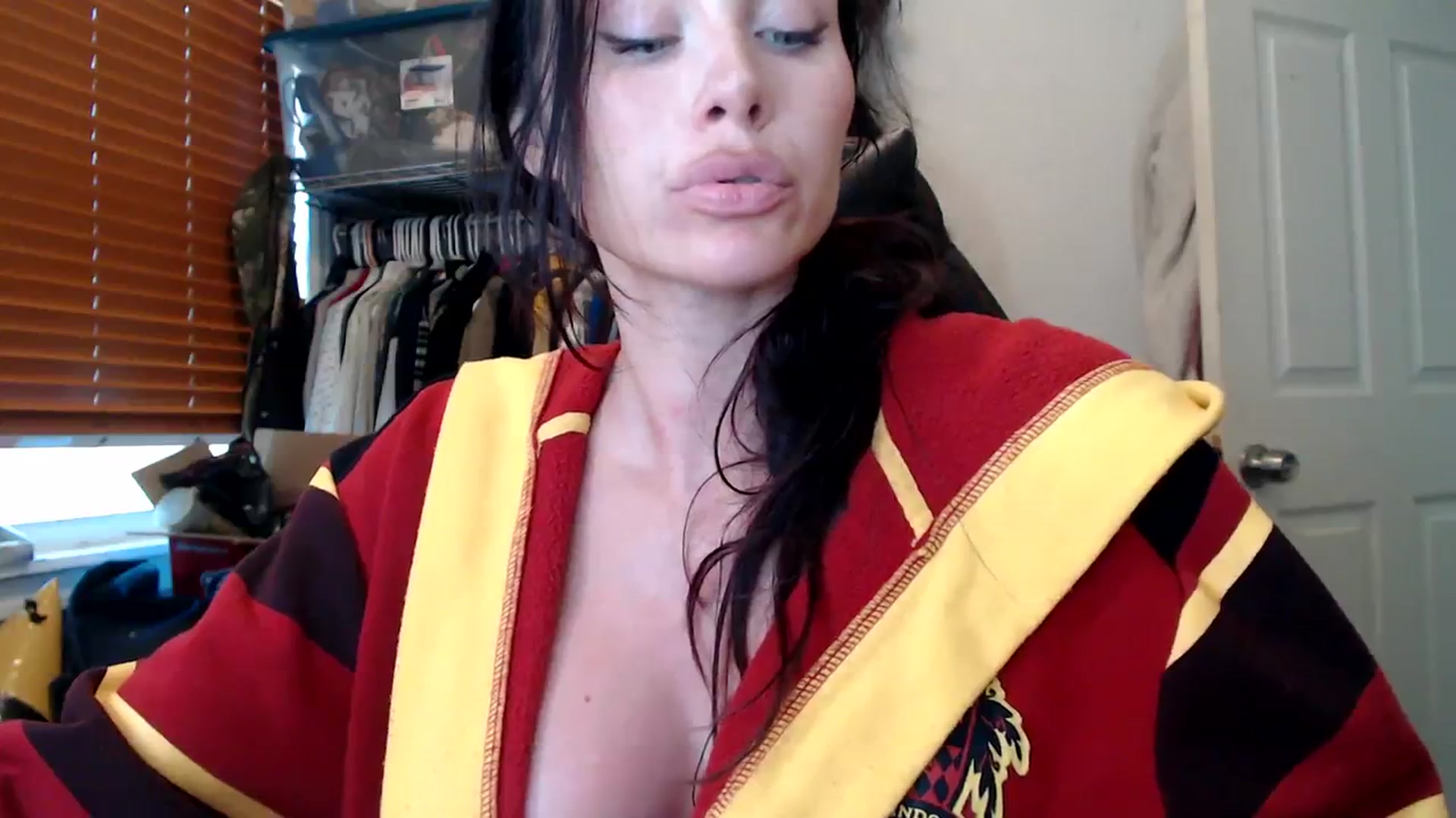 Gallery image thumbnail from Summerr_Rose's myfreecams stream on, 10/31/2023, 19:26 image 14 of 20