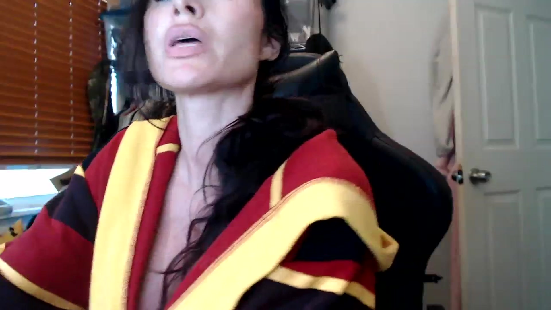 Gallery image thumbnail from Summerr_Rose's myfreecams stream on, 10/31/2023, 19:26 image 17 of 20