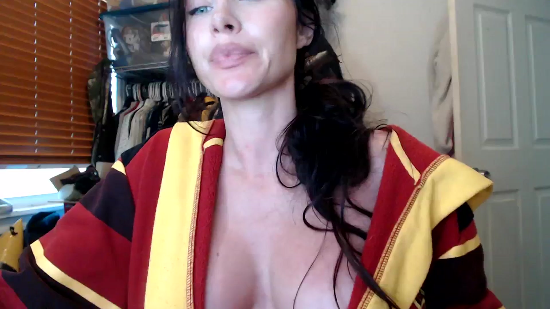 Gallery image thumbnail from Summerr_Rose's myfreecams stream on, 10/31/2023, 19:26 image 9 of 20