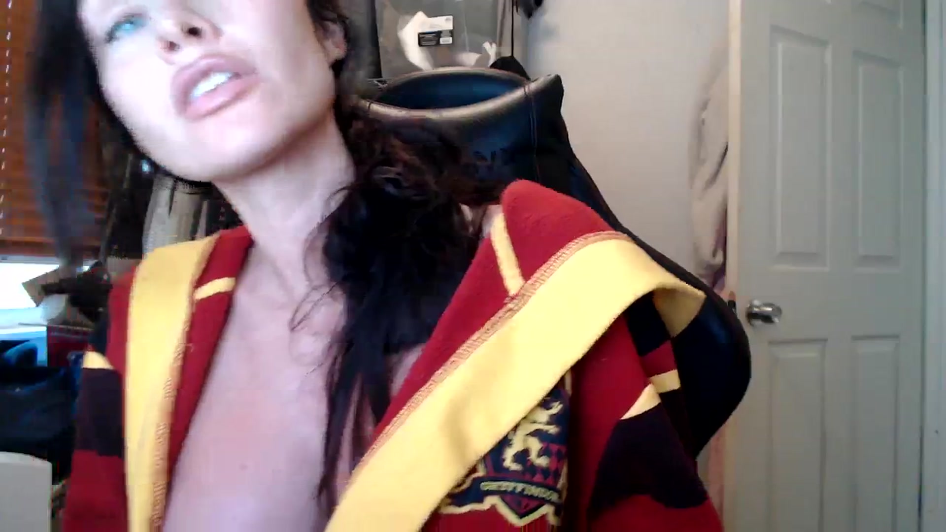 Gallery image thumbnail from Summerr_Rose's myfreecams stream on, 10/31/2023, 20:33 image 19 of 20
