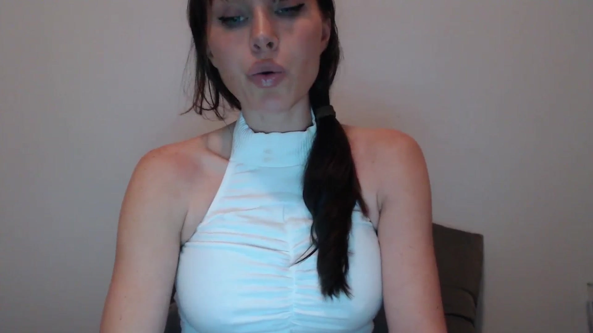 Gallery image thumbnail from Summerr_Rose's myfreecams stream on, 03/17/2024, 24:20 image 4 of 20
