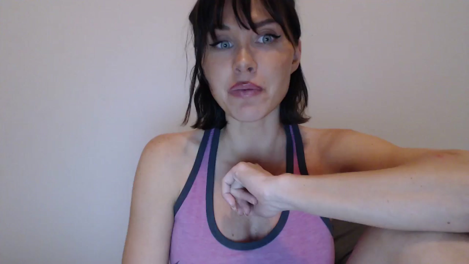 Gallery image thumbnail from Summerr_Rose's myfreecams stream on, 05/08/2024, 02:34 image 18 of 20