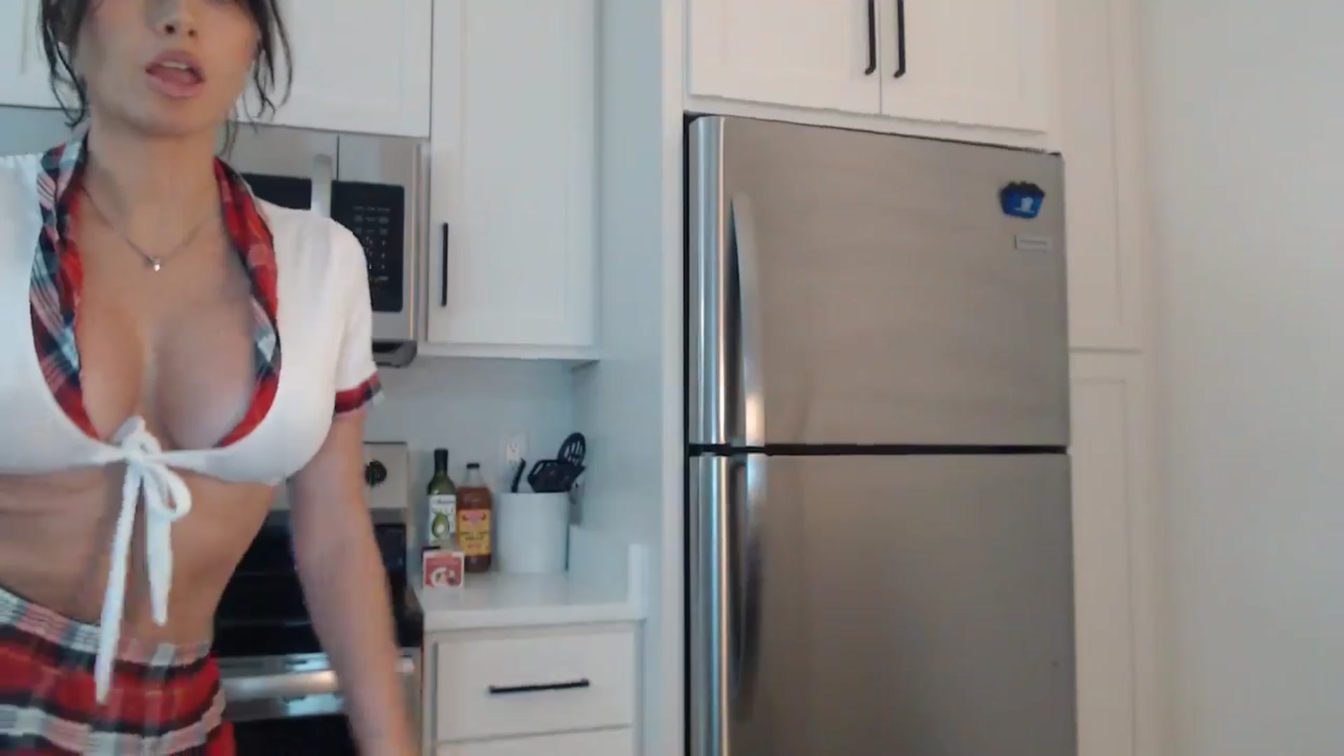 Gallery image thumbnail from Summerr_Rose's myfreecams stream on, 08/14/2024, 22:08 image 3 of 20