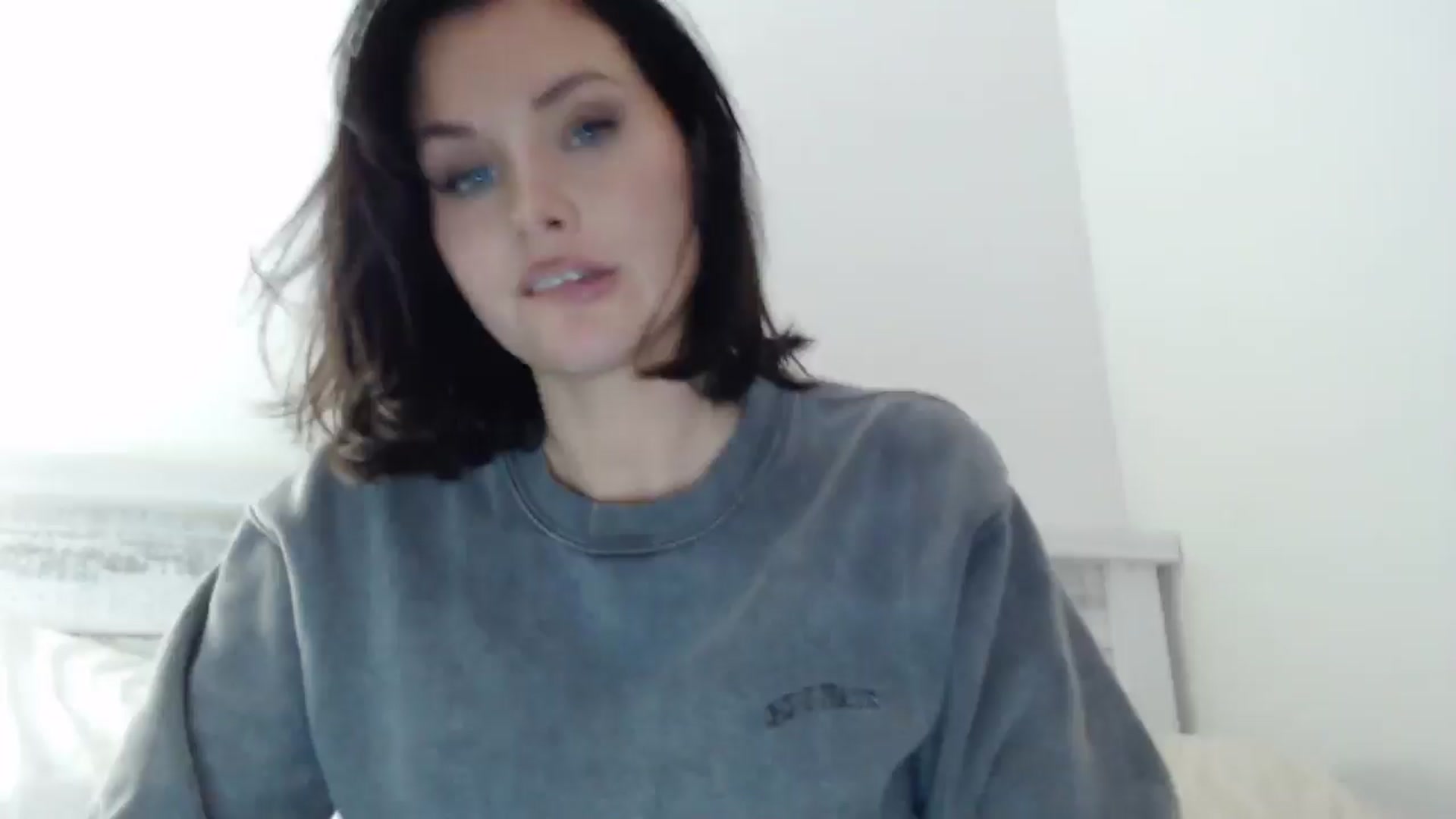 Gallery image thumbnail from Summerr_Rose's myfreecams stream on, 12/17/2024, 01:52 image 1 of 20