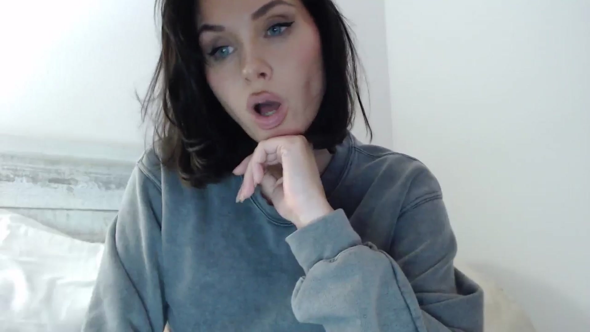 Gallery image thumbnail from Summerr_Rose's myfreecams stream on, 12/17/2024, 01:52 image 14 of 20