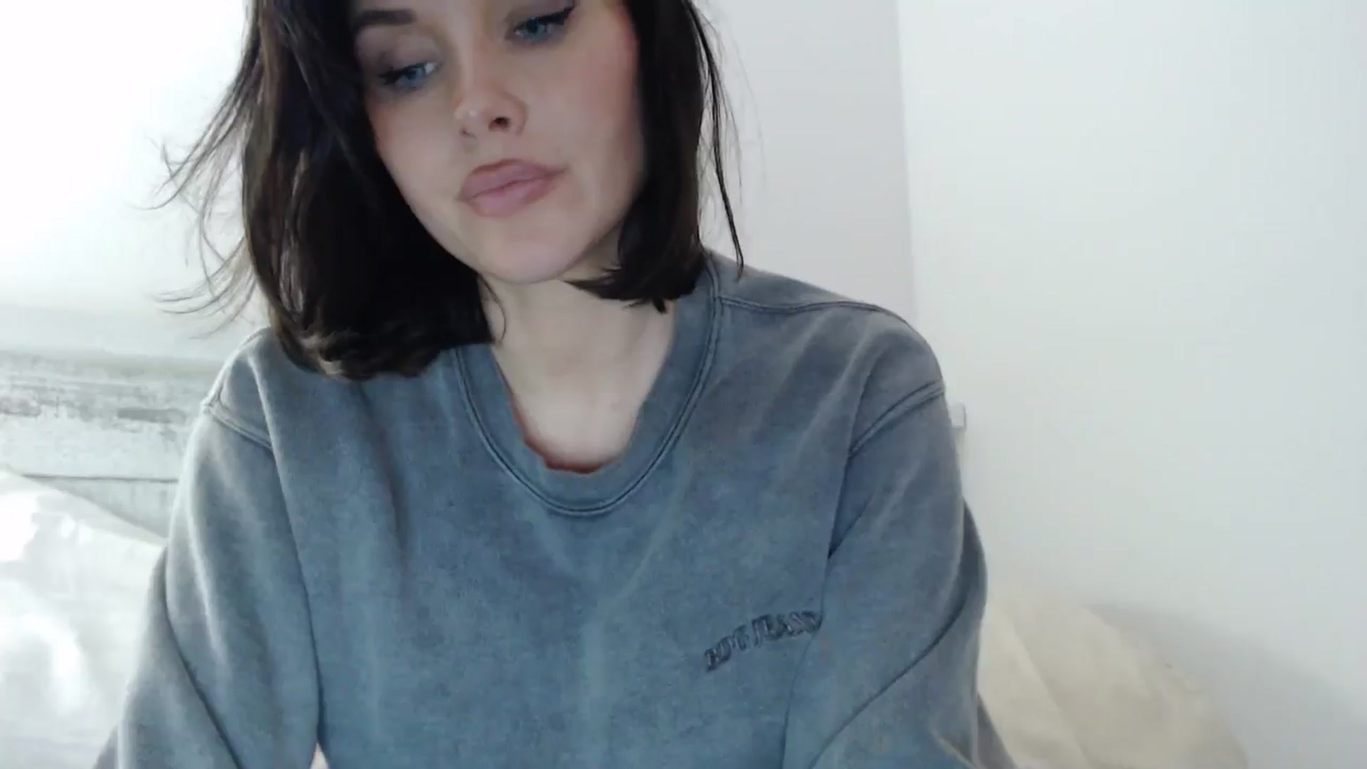 Gallery image thumbnail from Summerr_Rose's myfreecams stream on, 12/17/2024, 01:52 image 19 of 20
