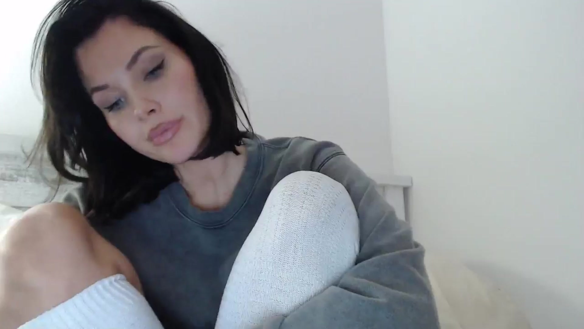 Gallery image thumbnail from Summerr_Rose's myfreecams stream on, 12/17/2024, 01:52 image 16 of 20