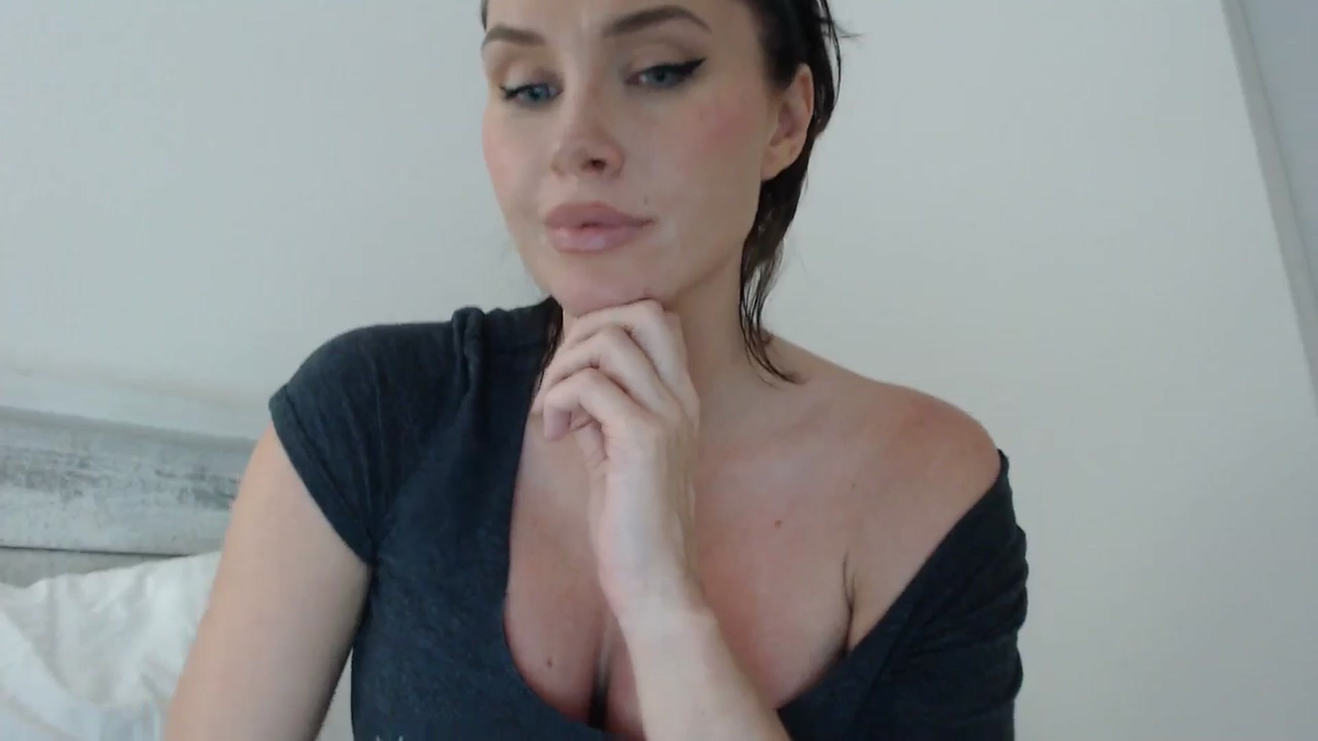 Gallery image thumbnail from Summerr_Rose's myfreecams stream on, 01/07/2025, 04:24 image 3 of 20