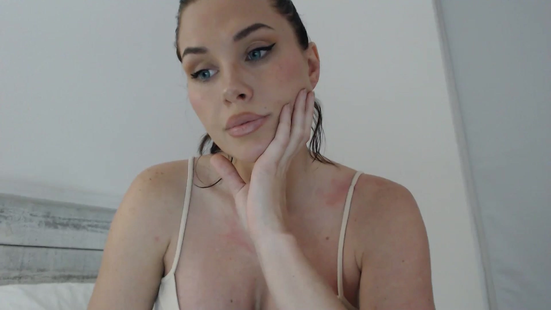 Gallery image thumbnail from Summerr_Rose's myfreecams stream on, 01/09/2025, 01:41 image 6 of 20