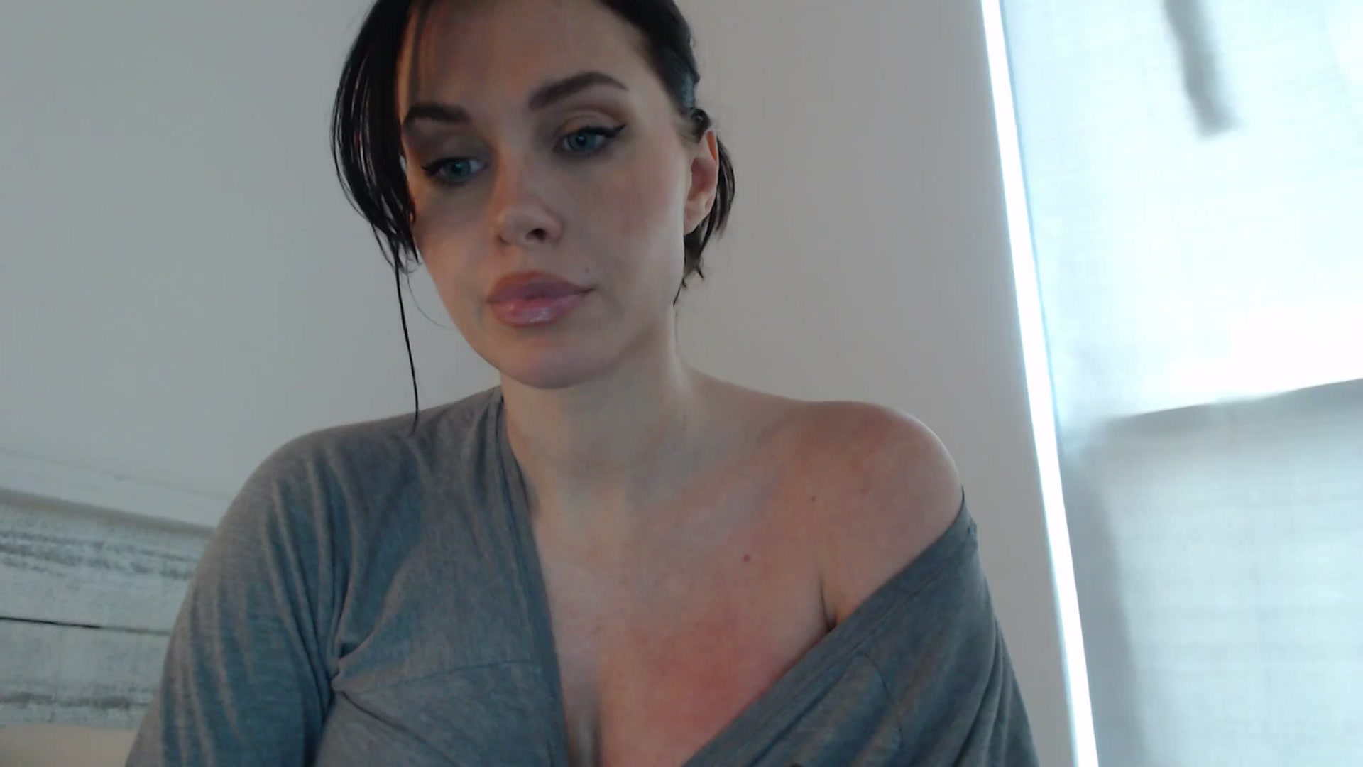 Gallery image thumbnail from Summerr_Rose's myfreecams stream on, 01/28/2025, 22:05 image 1 of 20