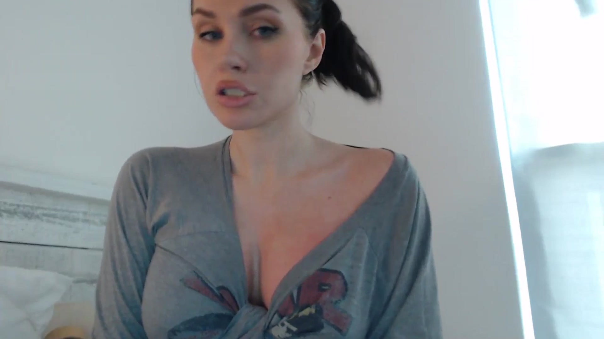 Gallery image thumbnail from Summerr_Rose's myfreecams stream on, 01/28/2025, 22:05 image 5 of 20