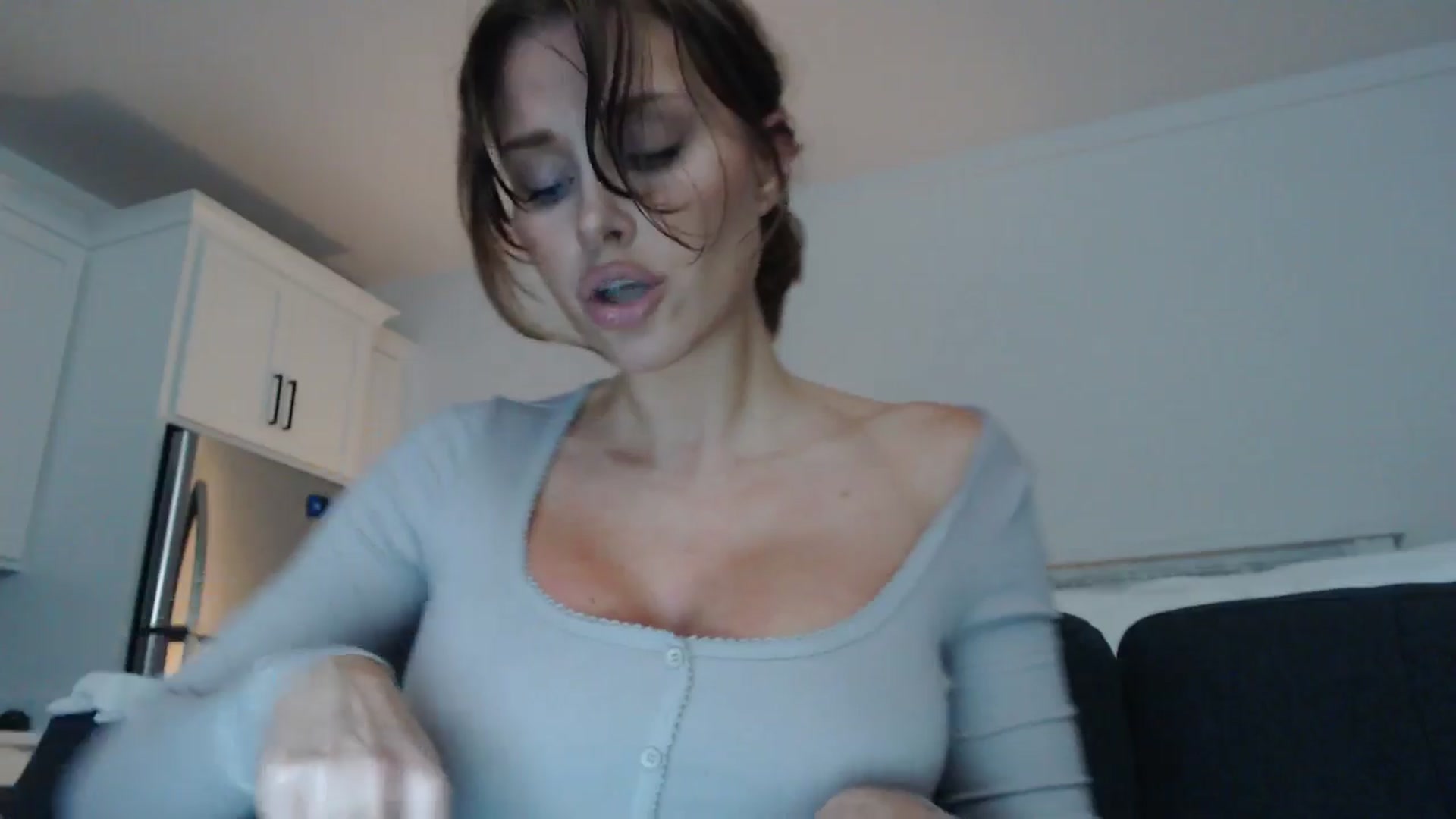 Gallery image thumbnail from Summerr_Rose's myfreecams stream on, 09/08/2025, 01:57 image 10 of 20