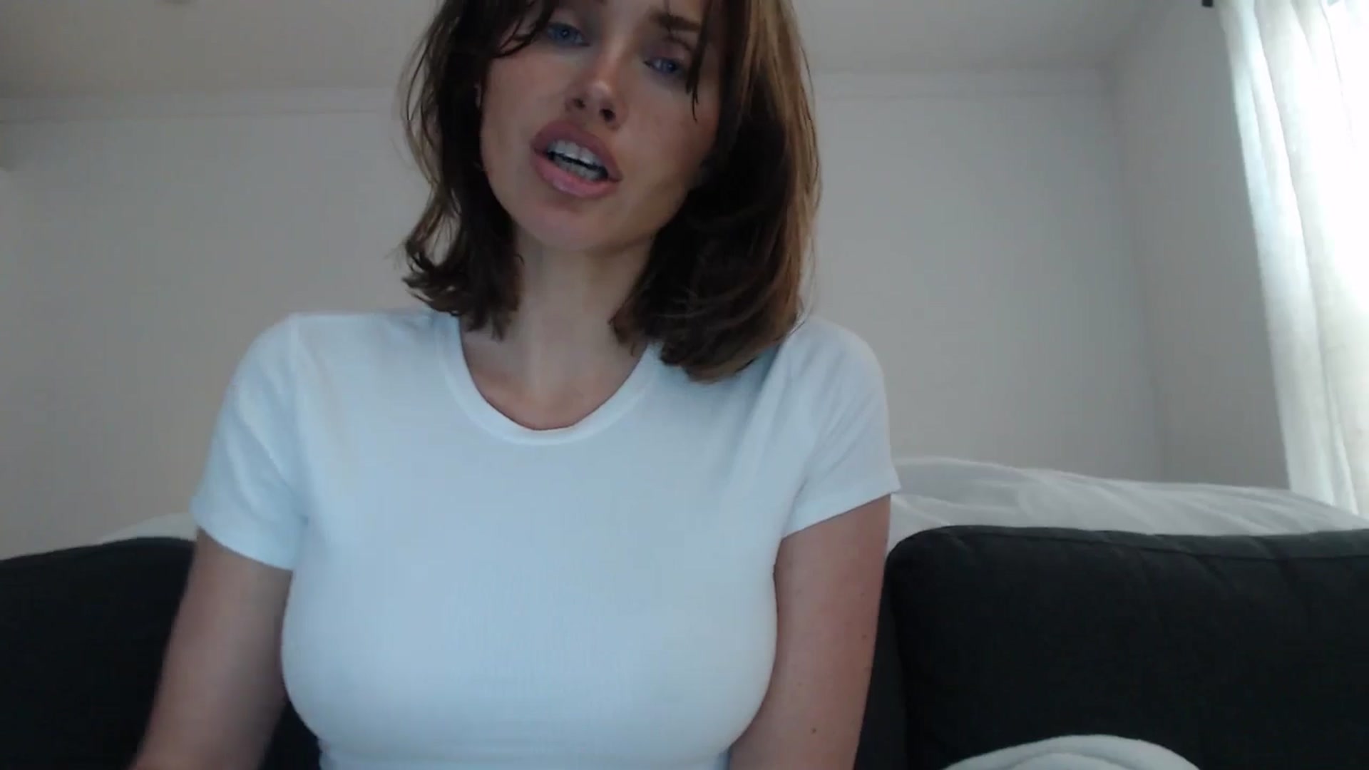 Gallery image thumbnail from Summerr_Rose's myfreecams stream on, 10/16/2025, 21:01 image 14 of 20