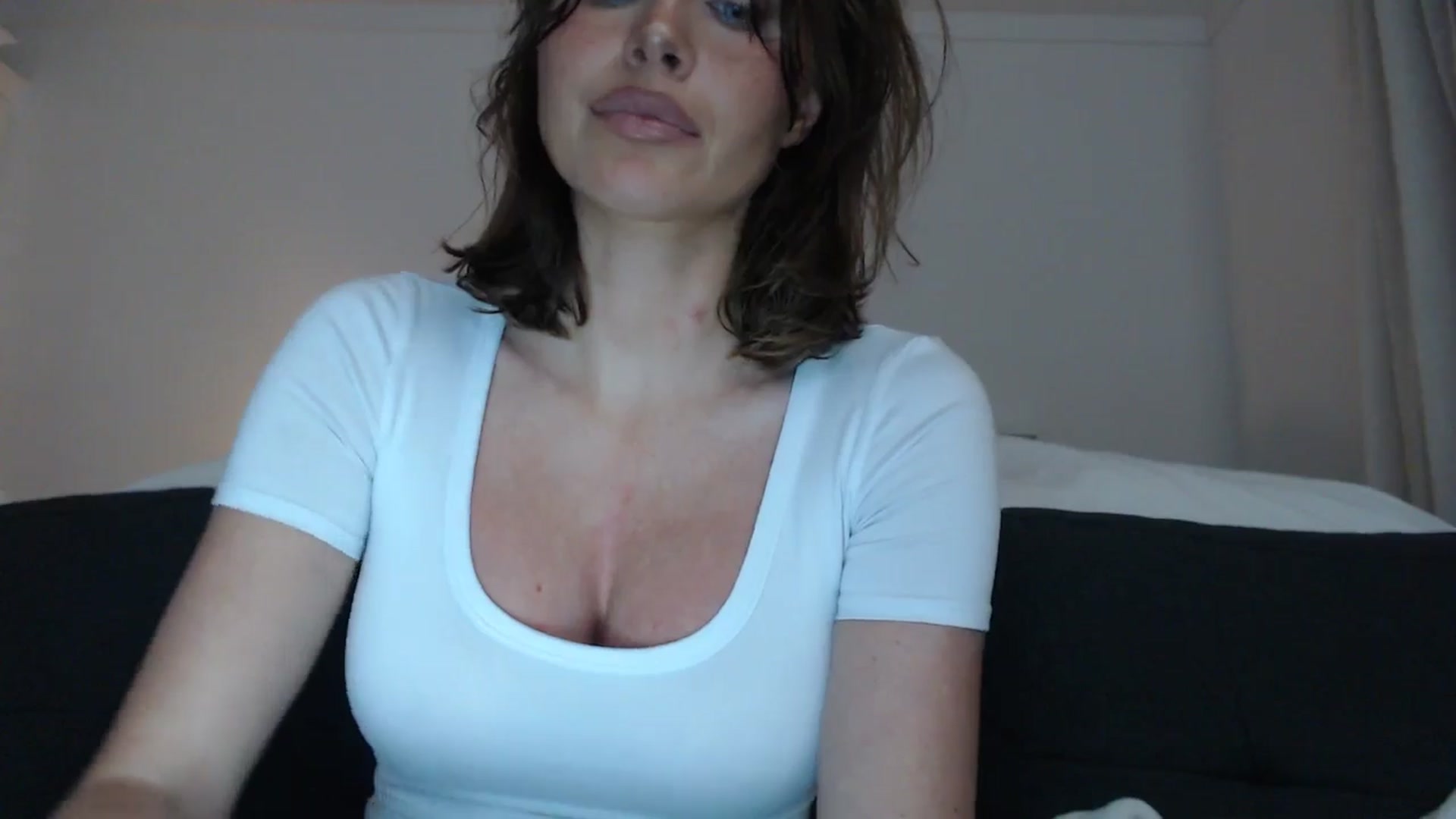 Gallery image thumbnail from Summerr_Rose's myfreecams stream on, 10/17/2025, 04:27 image 12 of 20