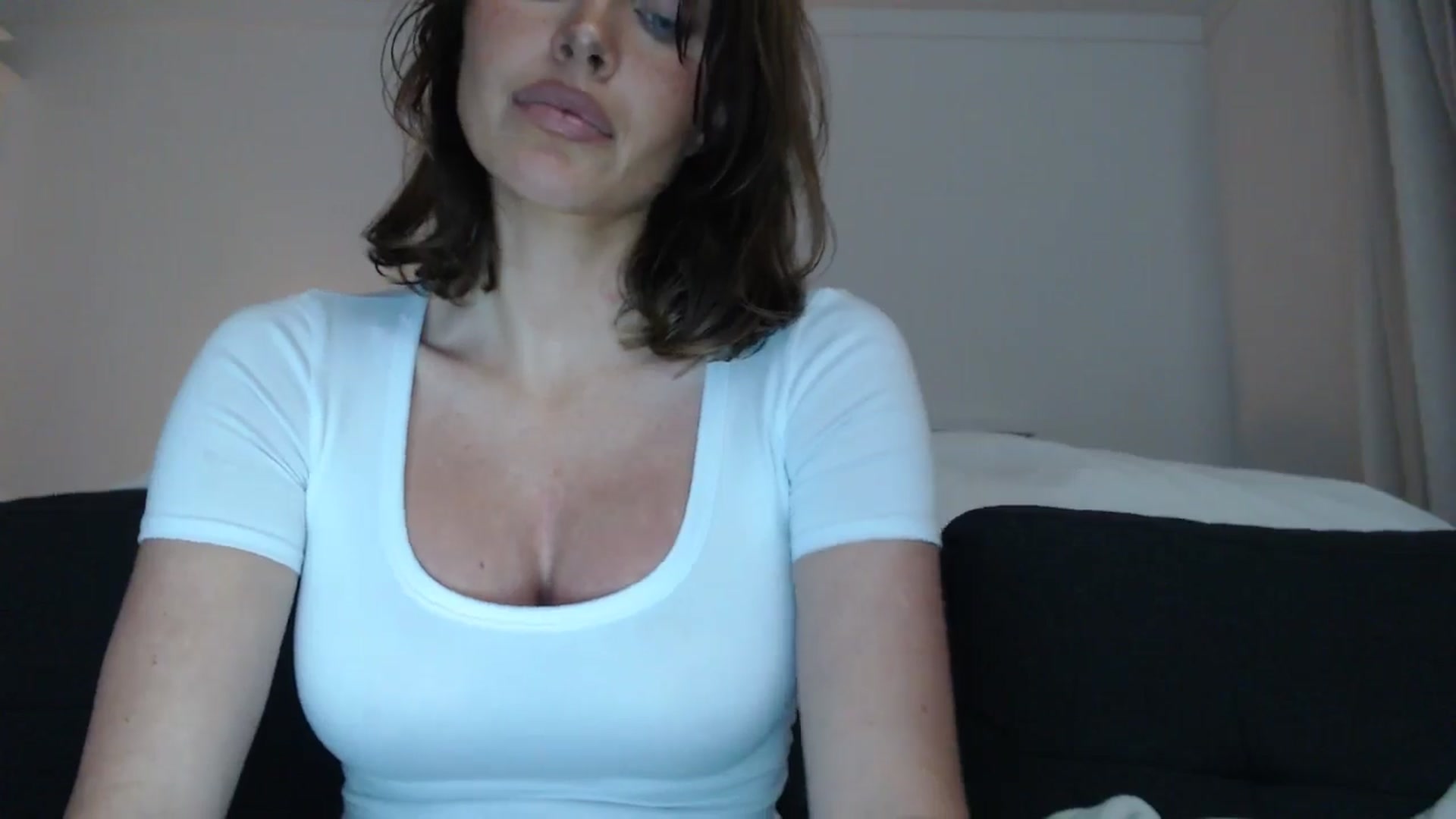 Gallery image thumbnail from Summerr_Rose's myfreecams stream on, 10/17/2025, 04:27 image 18 of 20