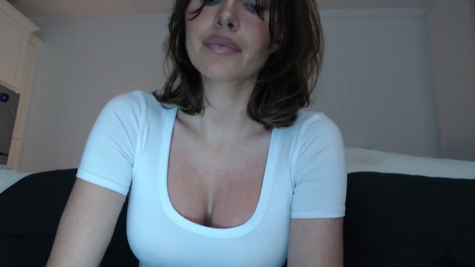 Gallery image thumbnail from Summerr_Rose's myfreecams stream on, 10/17/2025, 05:21 image 16 of 20