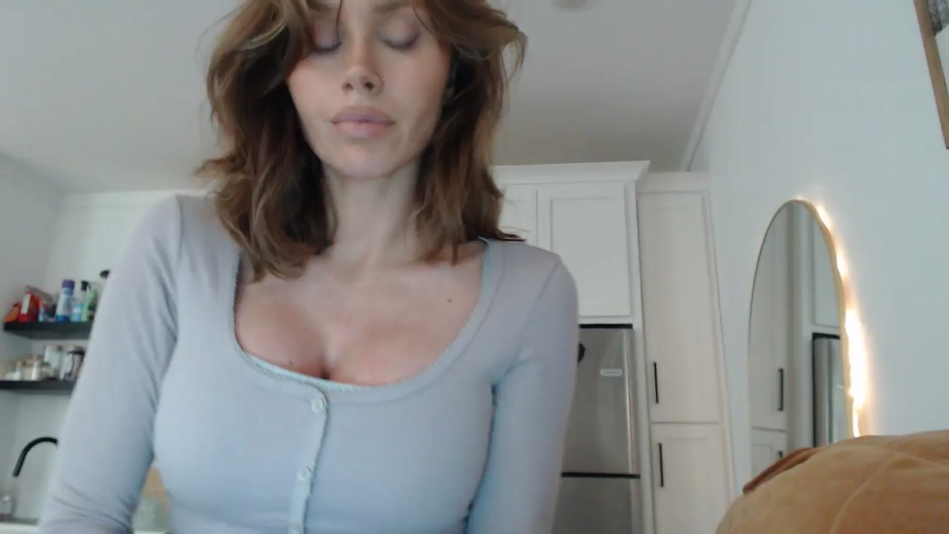 Gallery image thumbnail from Summerr_Rose's myfreecams stream on, 01/26/2026, 22:51 image 11 of 20