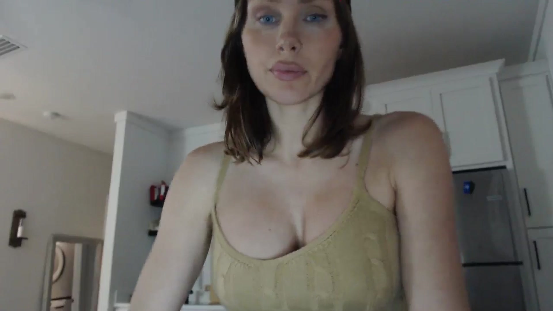 Gallery image thumbnail from Summerr_Rose's myfreecams stream on, 02/02/2026, 02:02 image 15 of 20