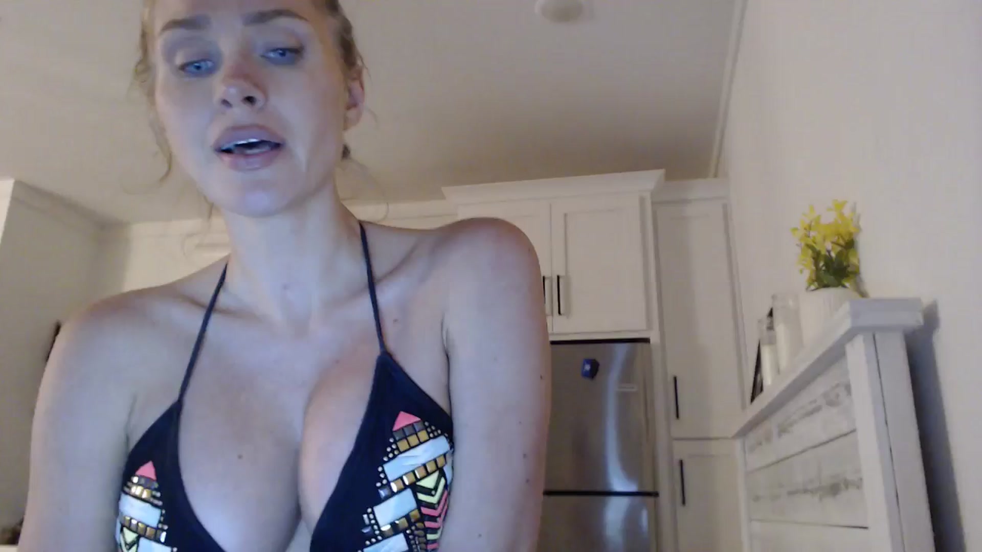 Gallery image thumbnail from Summerr_Rose's myfreecams stream on, 04/11/2026, 05:23 image 5 of 20
