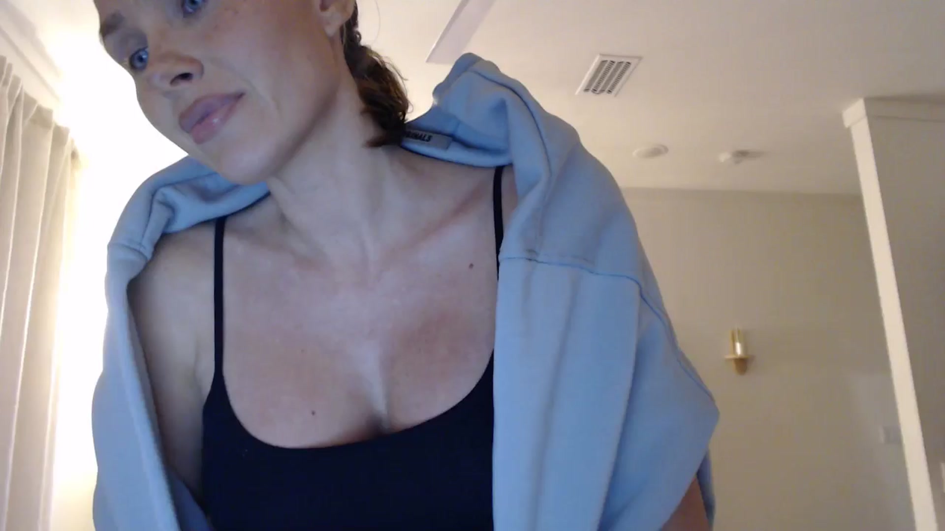 Gallery image thumbnail from Summerr_Rose's myfreecams stream on, 04/14/2026, 02:34 image 20 of 20