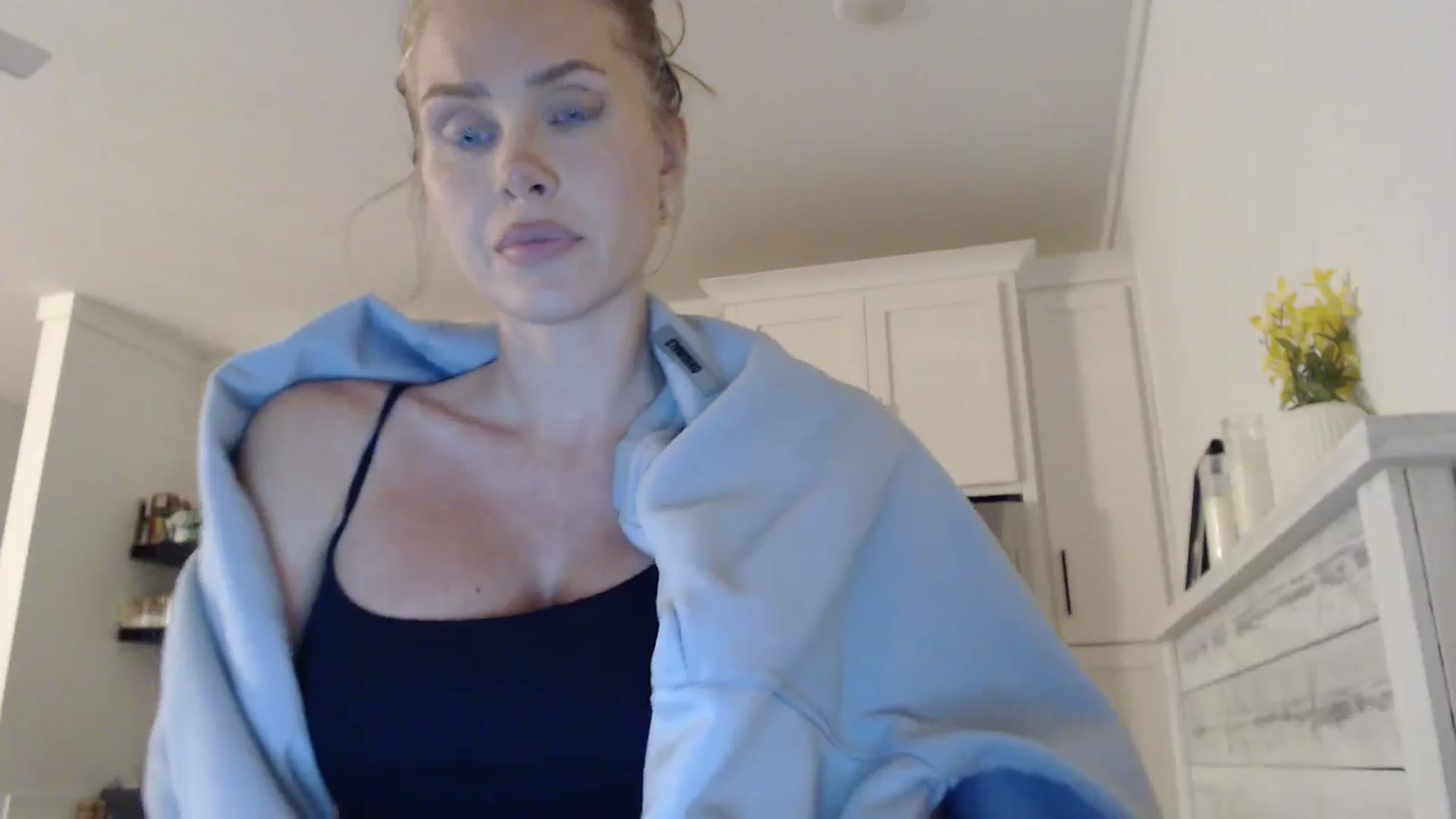 Gallery image thumbnail from Summerr_Rose's myfreecams stream on, 04/14/2026, 02:34 image 2 of 20