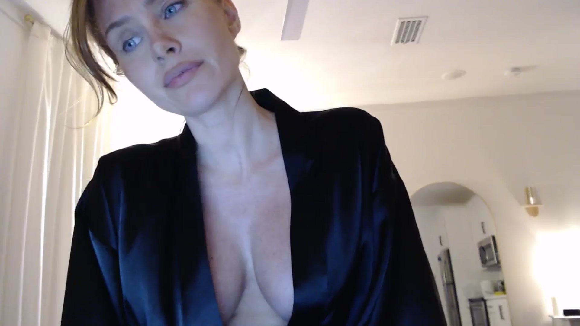 Gallery image thumbnail from Summerr_Rose's myfreecams stream on, 04/24/2026, 03:41 image 18 of 20